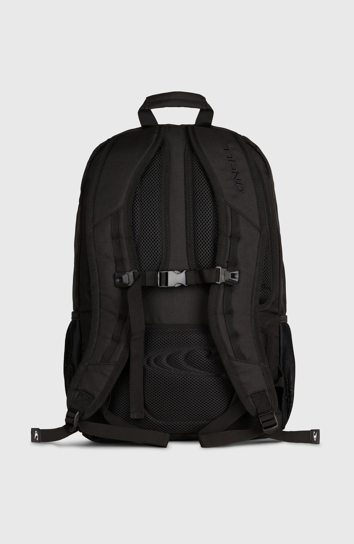 Boarder Rucksack für Herren, schwarz mit Logo-Print in Weiß, Rückansicht mit Schultergurten
