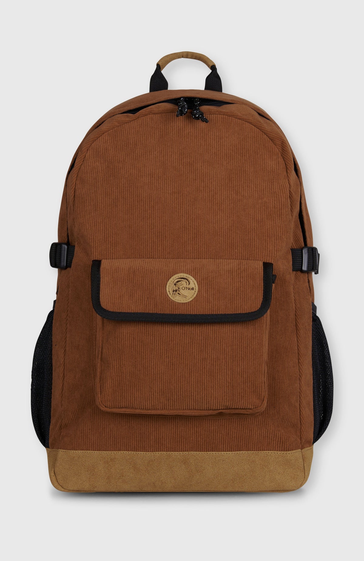 O'Neill O'Riginals Rucksack, braun, freigestellt von vorne mit aufgesetzter Vordertasche und Logo-Patch