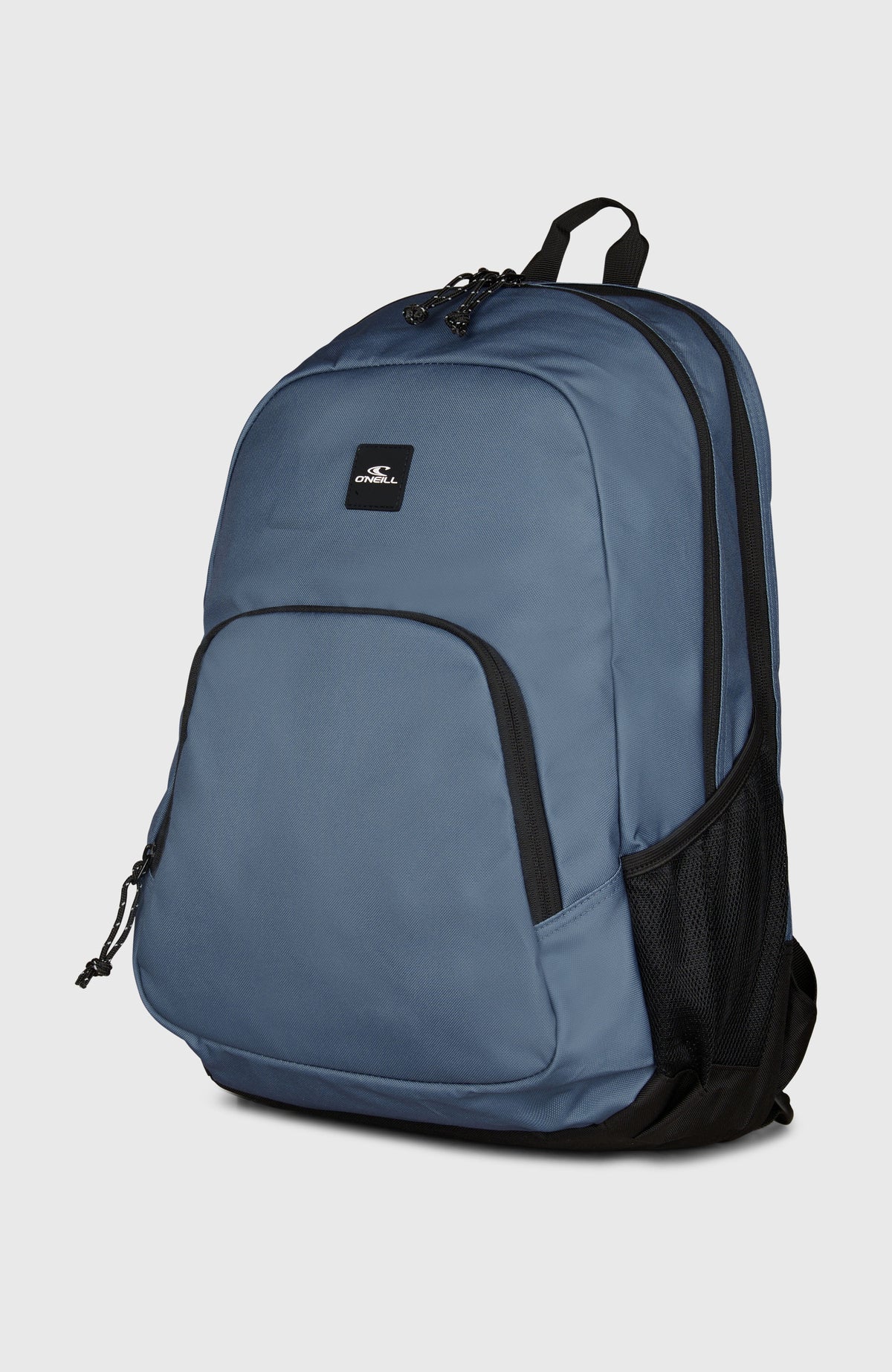 Wedge Rucksack für Herren, blau, freigestellt von schräg vorne, Reißverschlussfächer und seitliche Netztasche