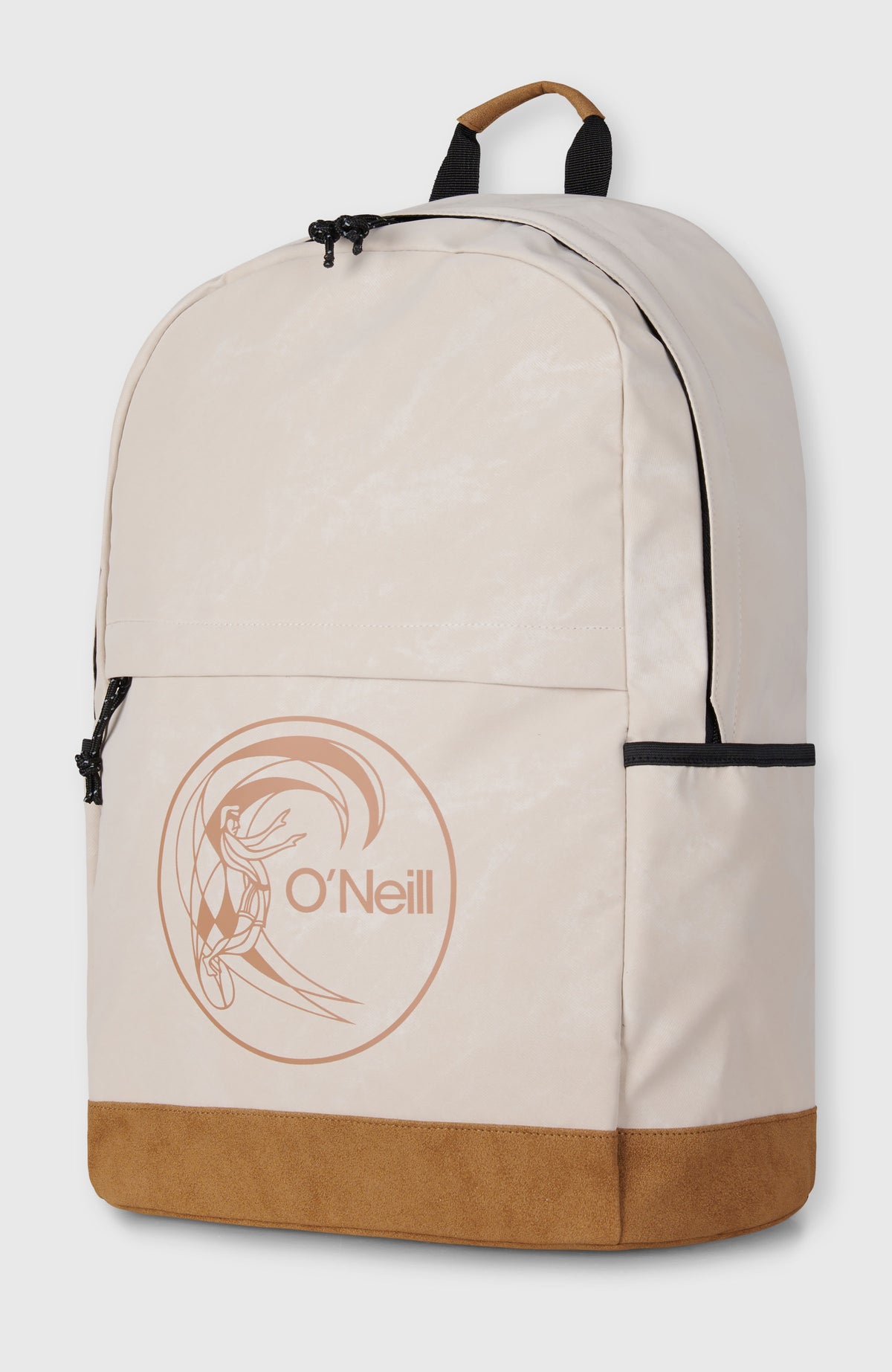 O'Riginals Circle Surfer Rucksack, beige mit Logo-Print in Braun, freigestellt in Schrägansicht von vorne