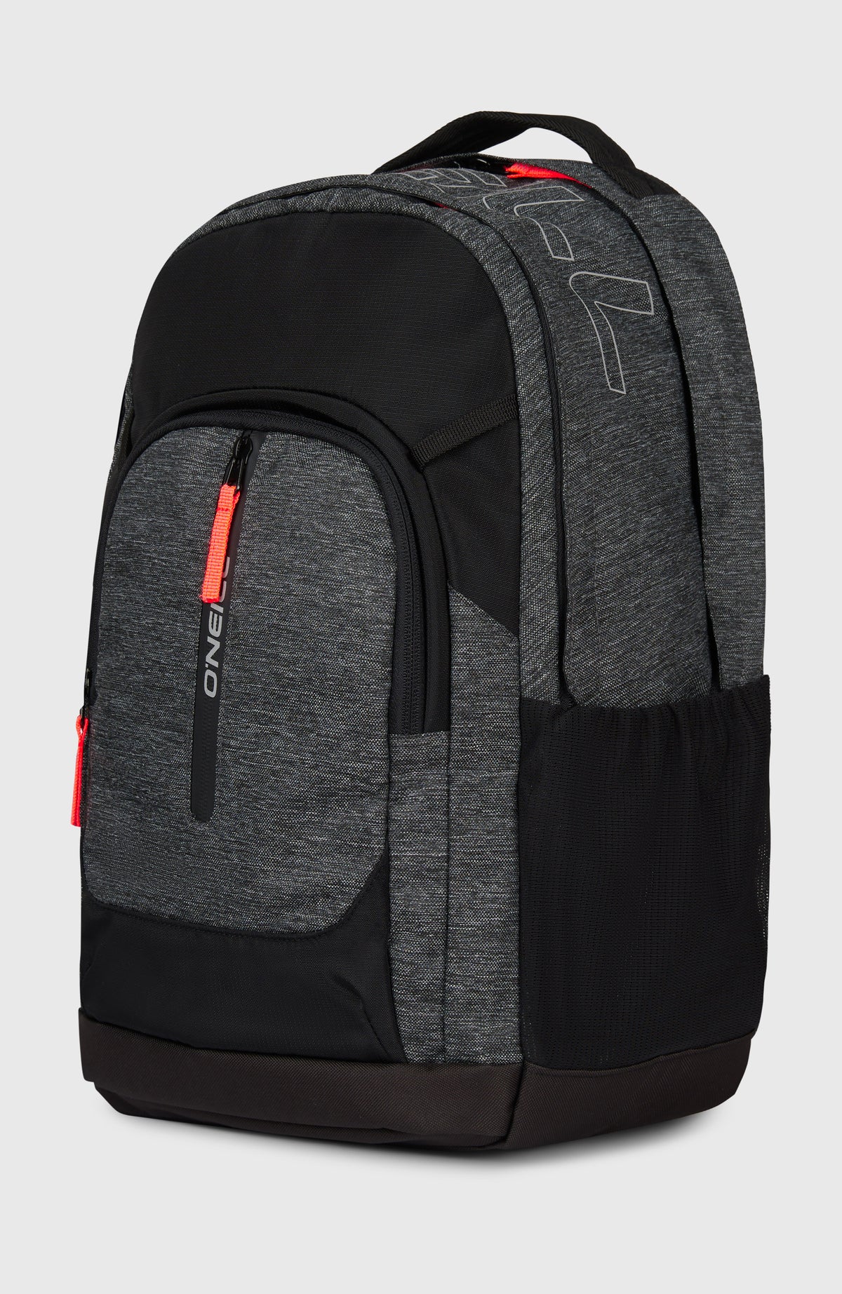 President 26L Rucksack, grau, freigestellt von schräg vorne mit seitlicher Netztasche und Reißverschluss