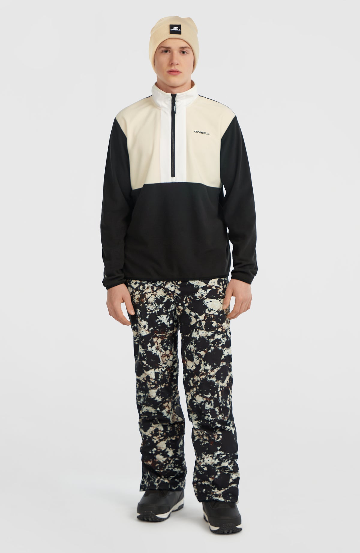 FWC'Cruz Triple Fleecepullover für Herren, beige, Ganzkörperansicht von vorne am Model