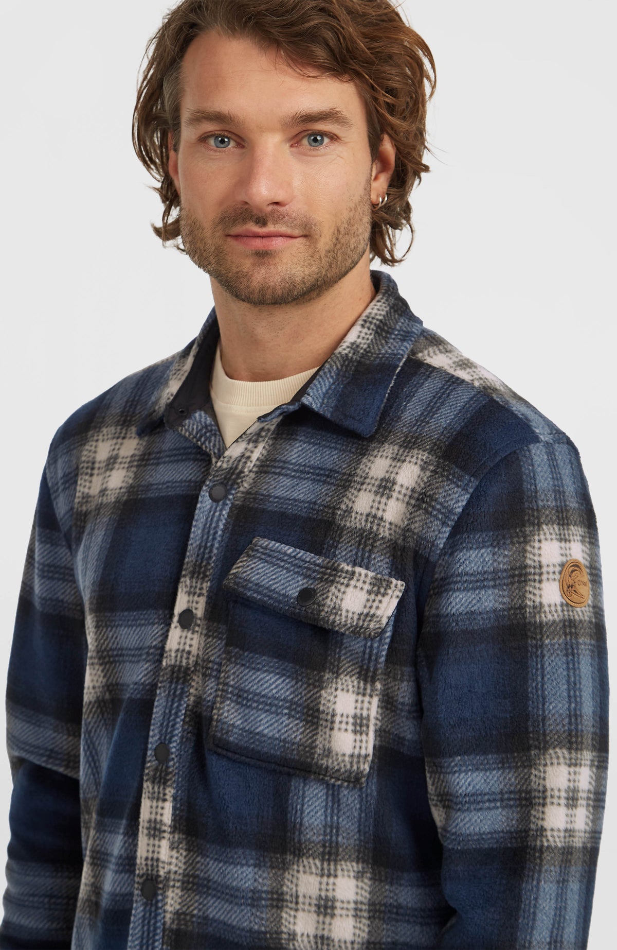 O'Riginals Superfleece Hemd für Herren, blau mit Karomuster in Weiß und Schwarz, Brusttasche und Logo-Badge