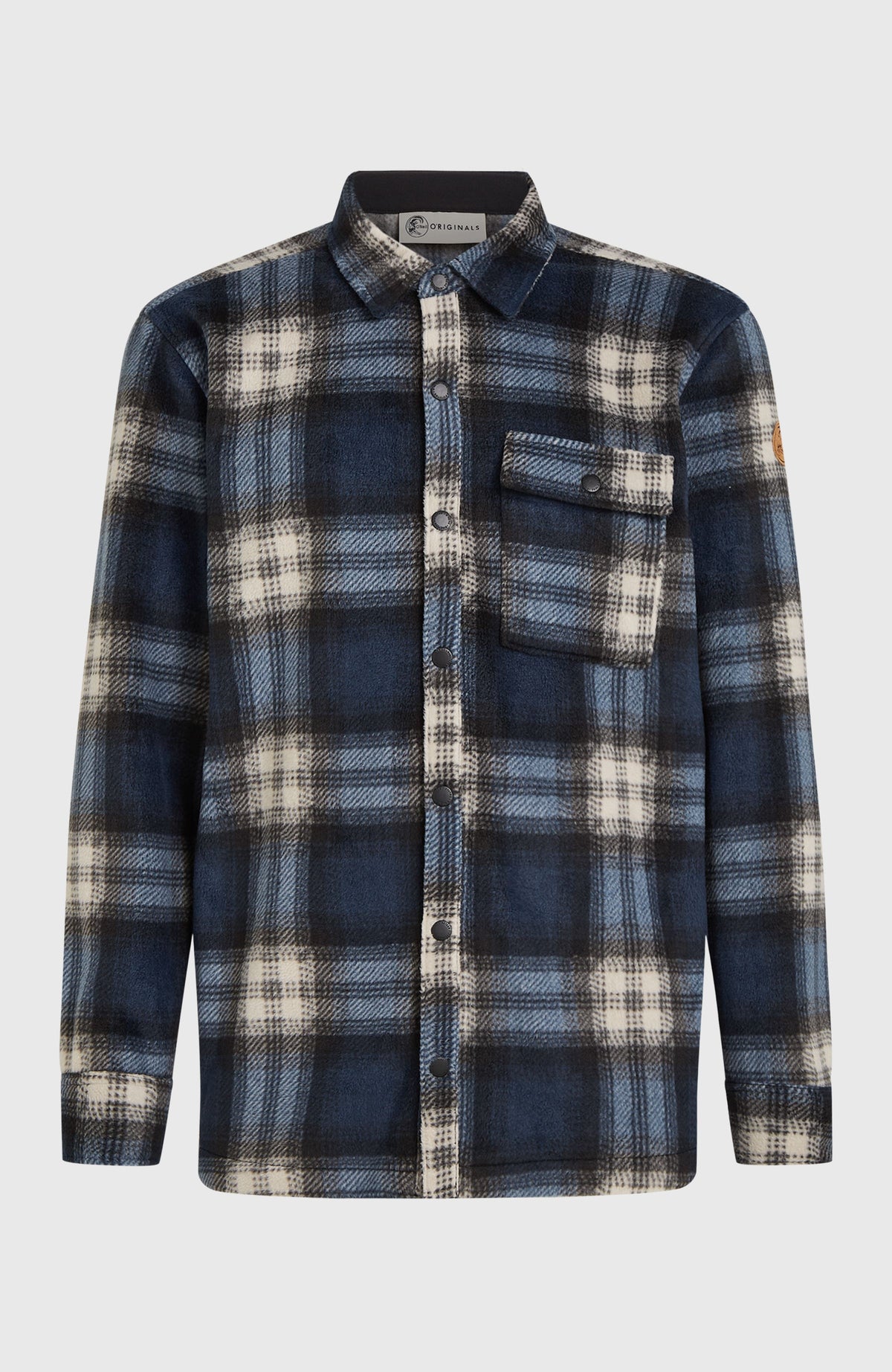 O'Riginals Superfleece Hemd für Herren, blau mit Karomuster in Weiß und Schwarz, freigestellt von vorne mit Brusttasche