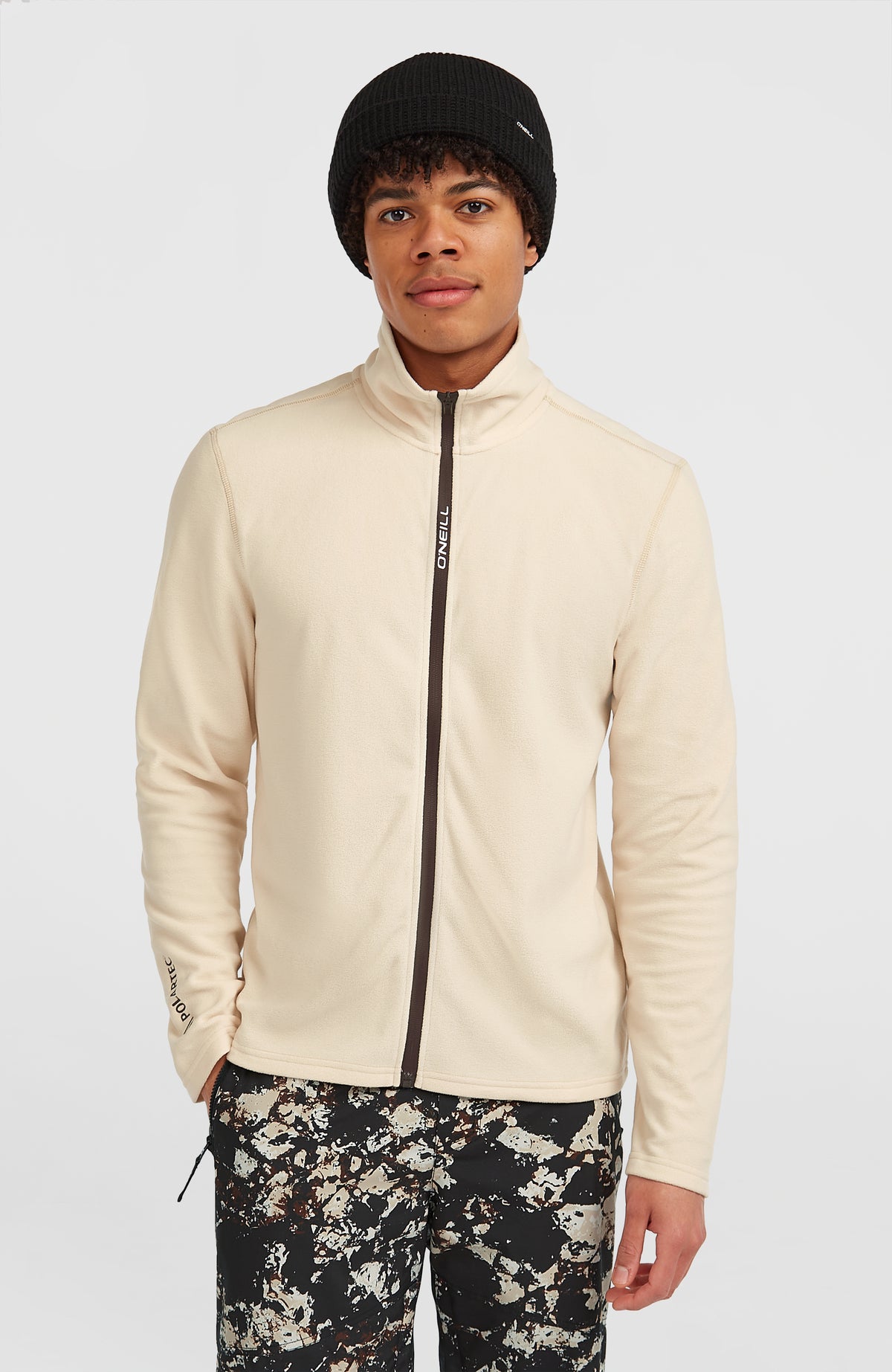 O'Neill FWC'Cruz Jack's Polartec® Fleecejacke mit Reißverschluss für Herren, beige, am Model, Vorderansicht