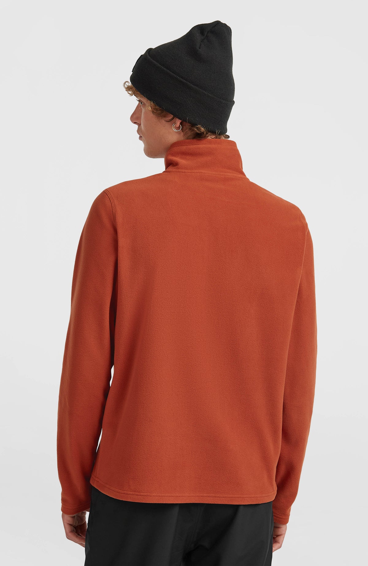 FWC'Cruz Jack's Fleecepullover für Herren, orange, Rückansicht am Model mit Stehkragen und geradem Saum