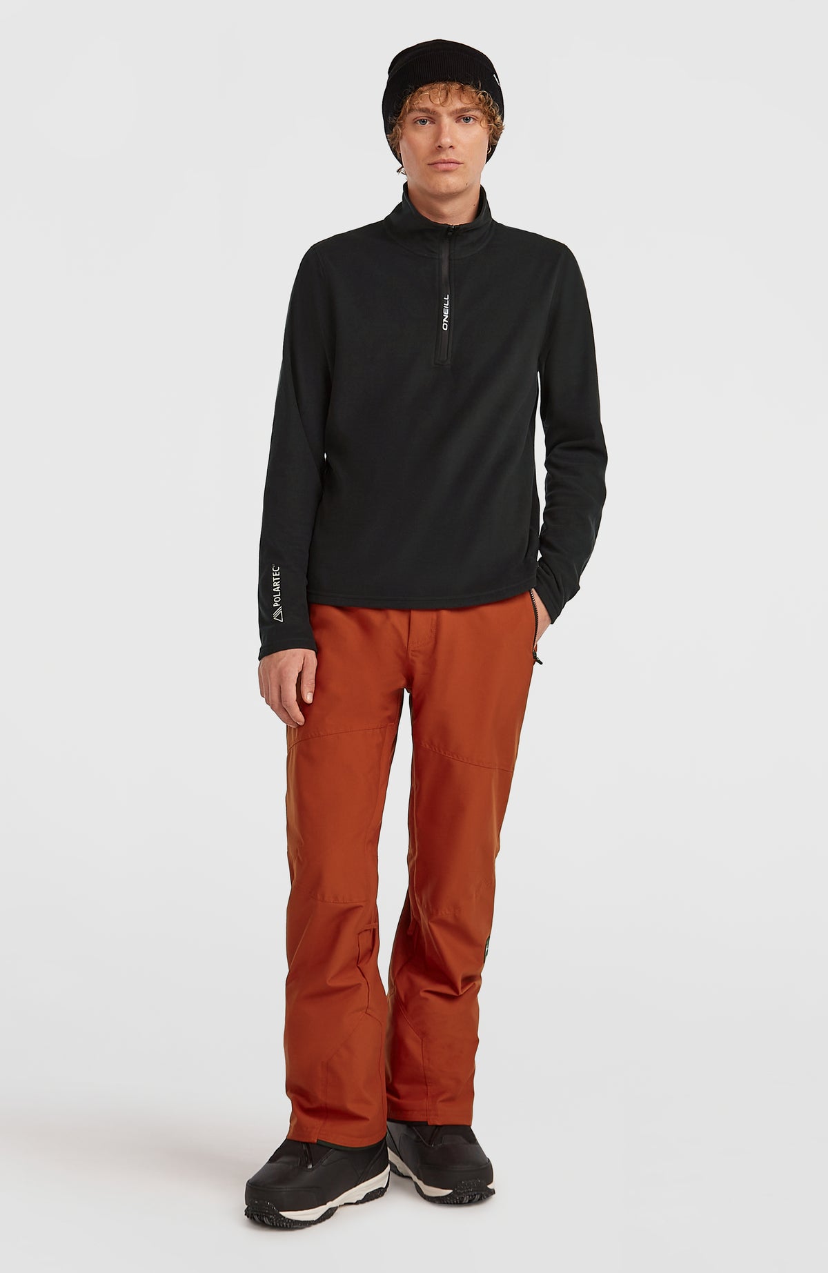 FWC'Cruz Jack's Fleecepullover für Herren, schwarz, Ganzkörperansicht getragen am Model