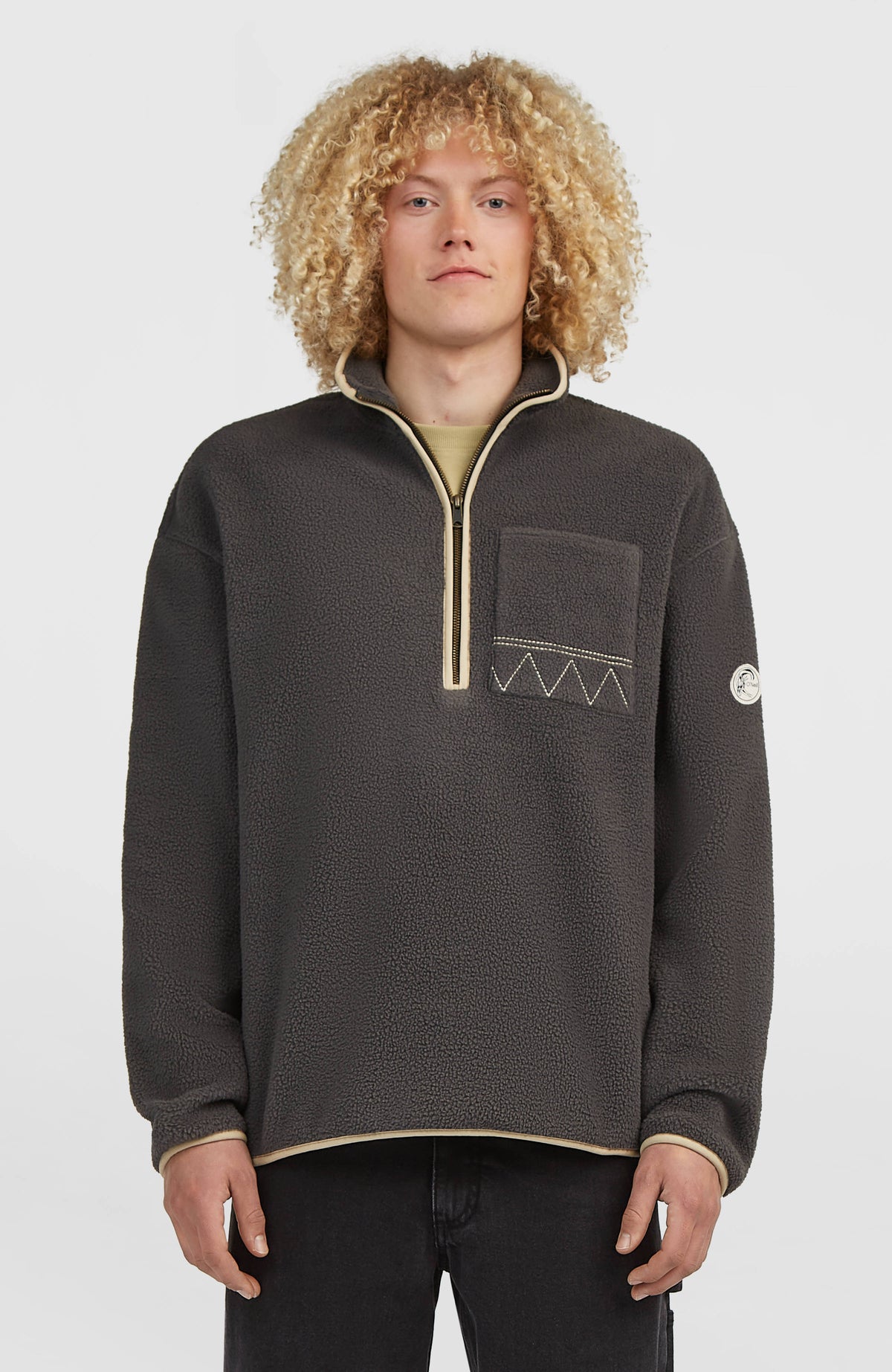 O'Riginals Fleecepullover mit Halbreißverschluss für Herren, grau, Vorderansicht am Model