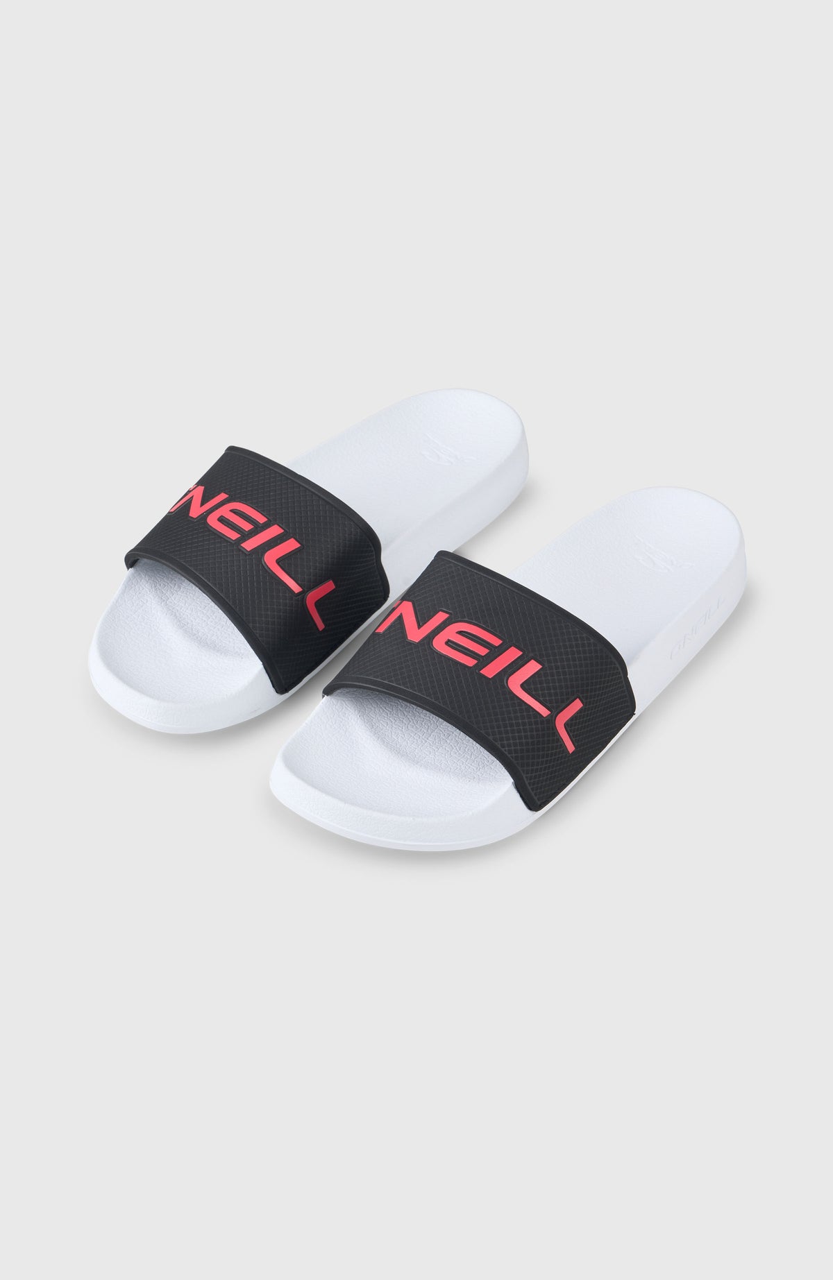 O'Neill Logo Slides für Herren, schwarz-weiß, Paar freigestellt von schräg oben