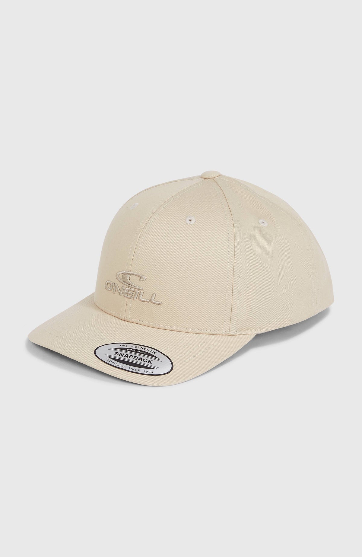 O'Neill Logo Wave Cap für Herren, beige, freigestellt von schräg vorne mit Logo-Stickerei auf der Front