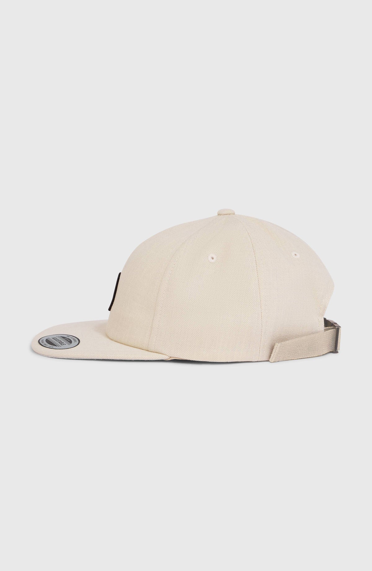 O'Riginals Cap für Herren, beige, freigestellt in Seitenansicht mit verstellbarem Riemen am Hinterkopf