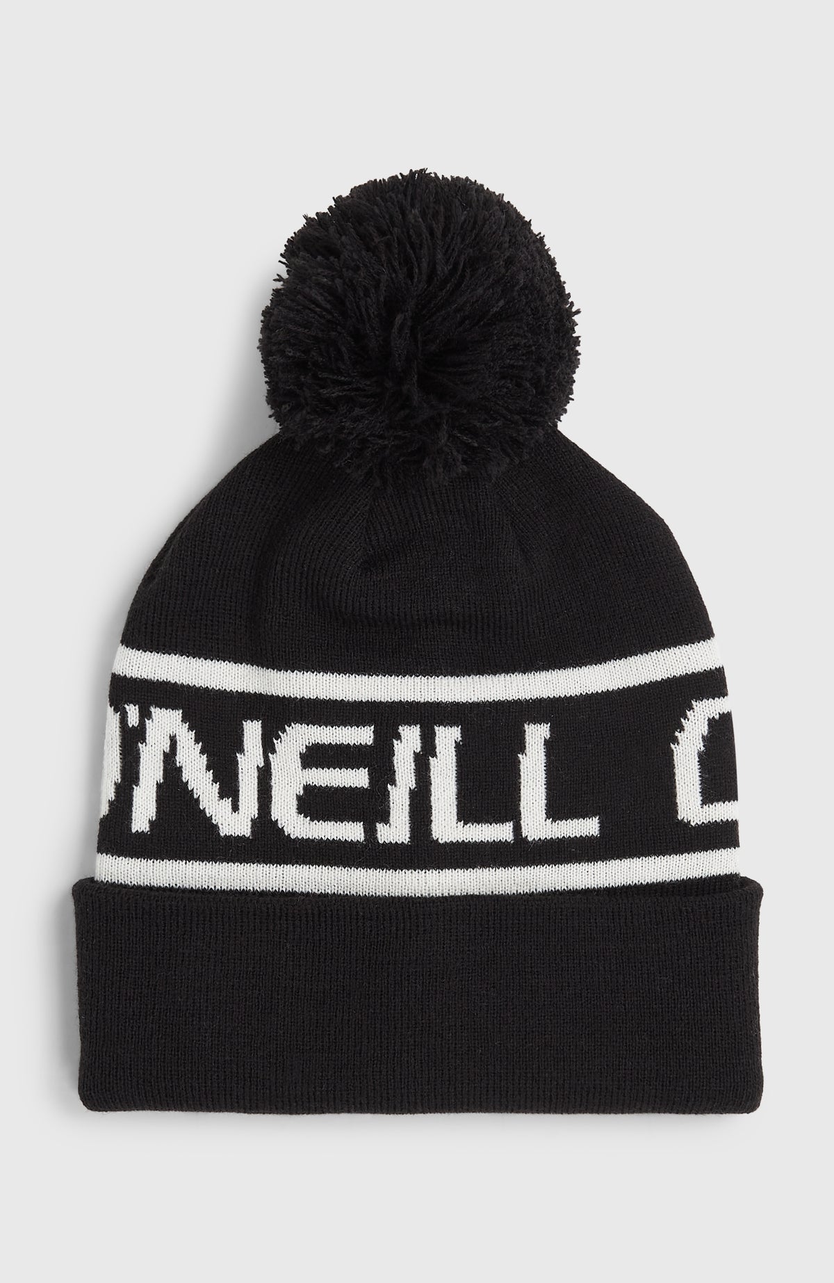 O'Neill Powder Beanie für Herren, schwarz mit Logo-Schriftzug in Weiß, freigestellt mit Bommel und Umschlag