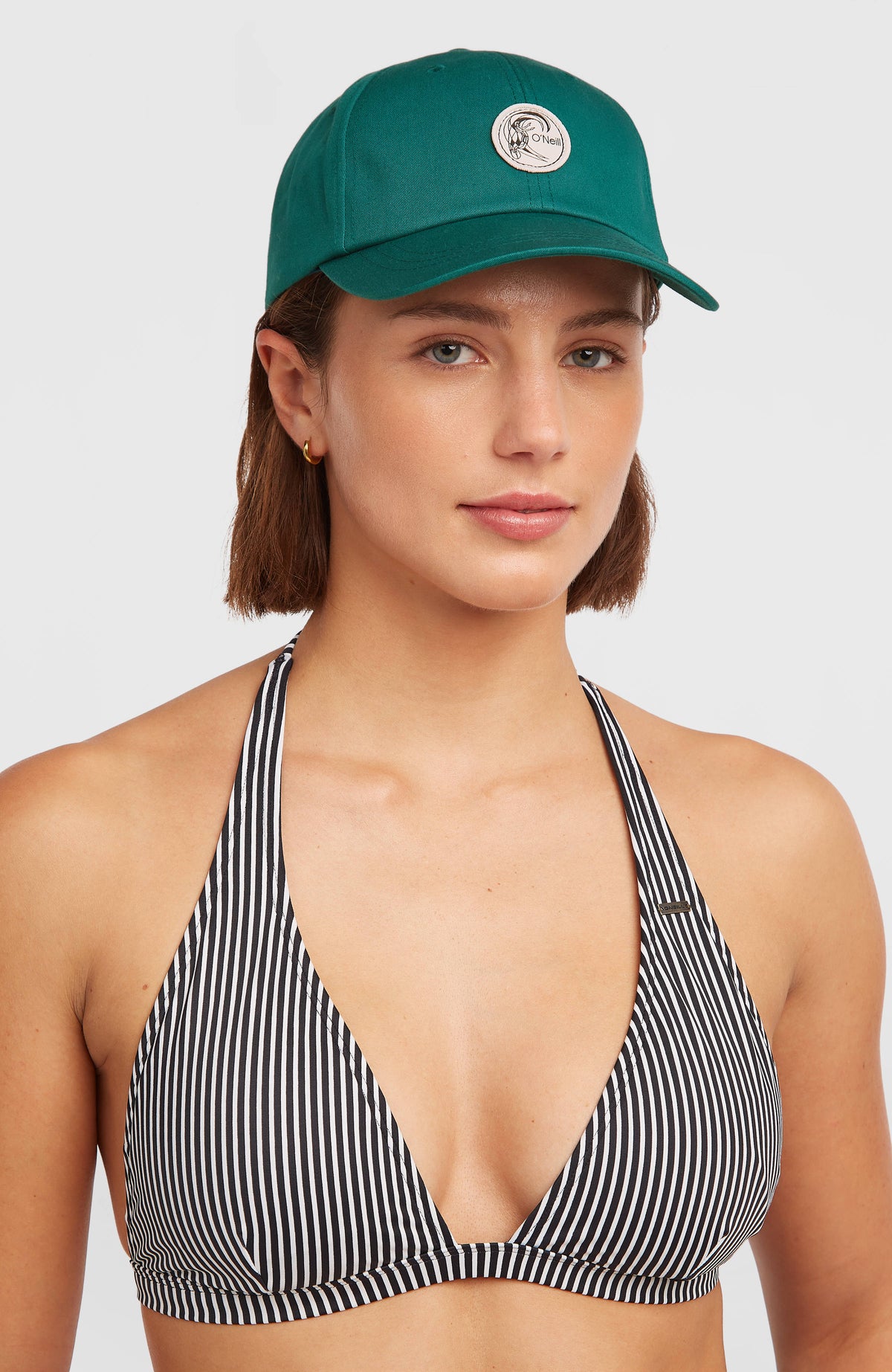 O'Riginals Badge Cap, grün, Frontalansicht getragen am Model