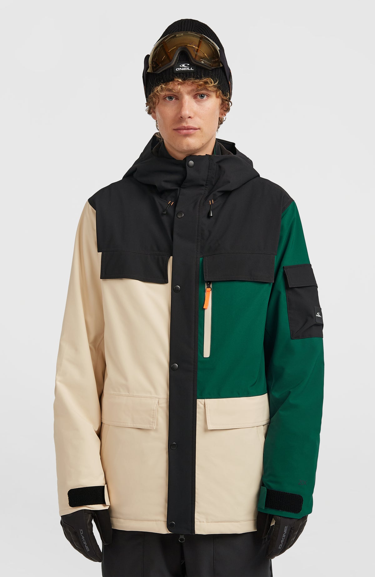 O'Neill FWC'Peak Pro Skijacke für Herren, beige, Vorderansicht am Model mit Kapuze und Druckknopfleiste