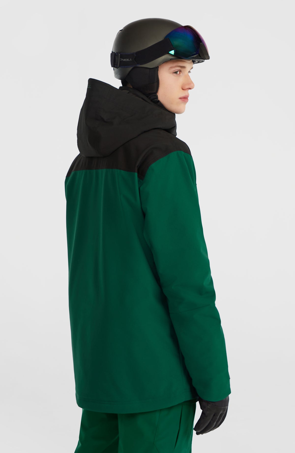 FWC'Peak Skijacke für Herren, grün, Rückansicht getragen am Model mit Kapuze und Farbblock-Design