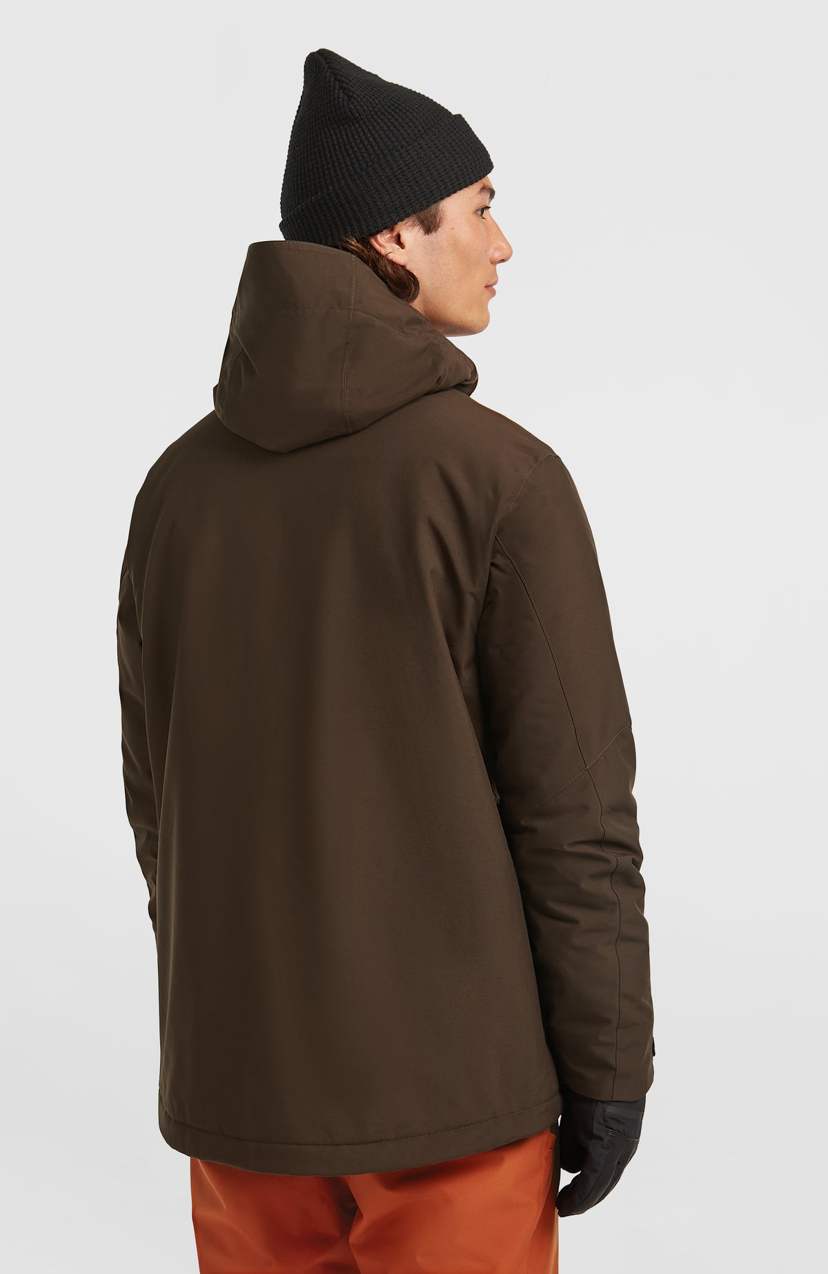 Braune FWC'Cruz Skijacke für Herren, Rückansicht am Model mit Kapuze