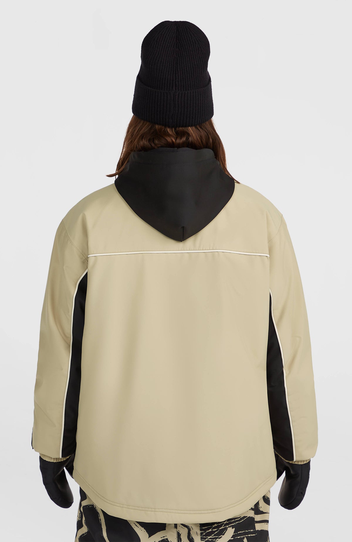 FWC'Play Shacket Ski- und Snowboardjacke für Herren, beige, Rückansicht am Model mit Kapuze