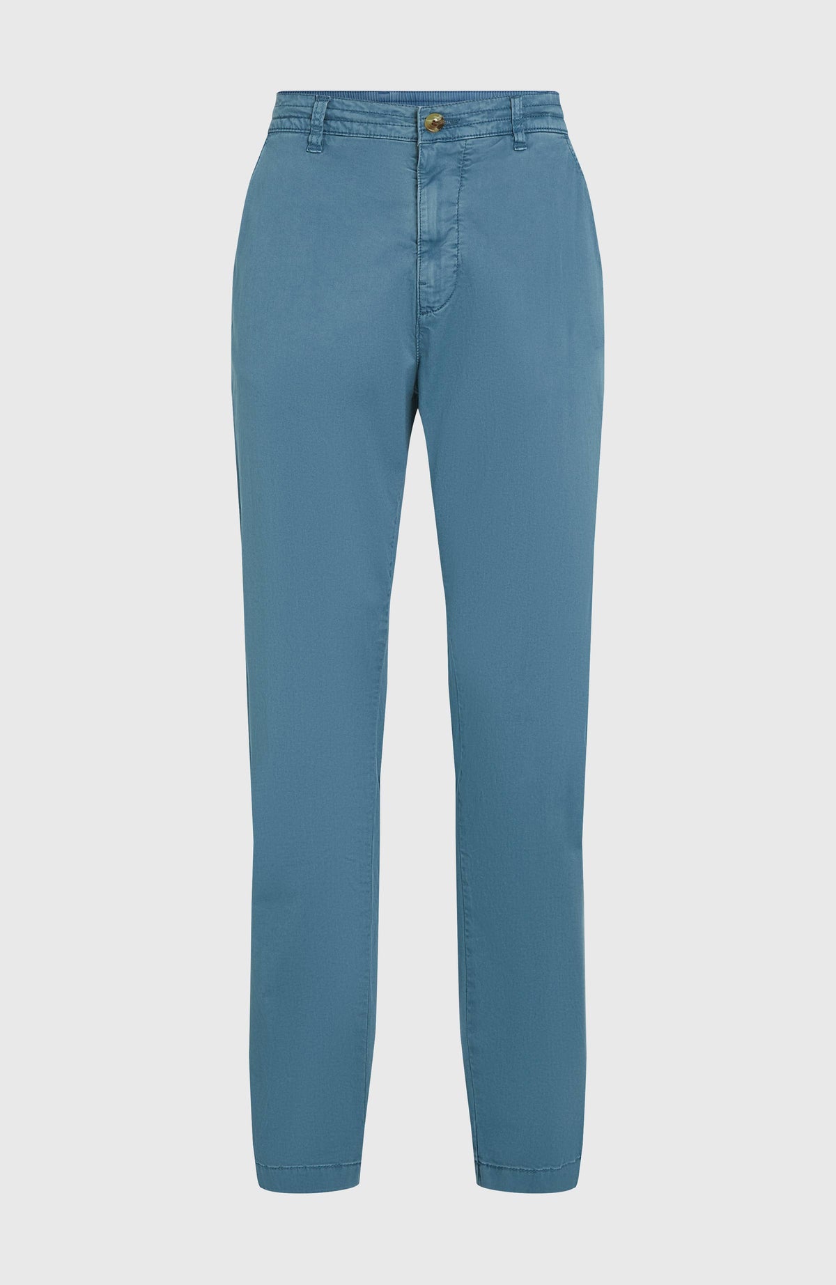 Essentials Chino-Hose für Herren, blau, freigestellt von vorne mit Gürtelschlaufen und Knopfverschluss