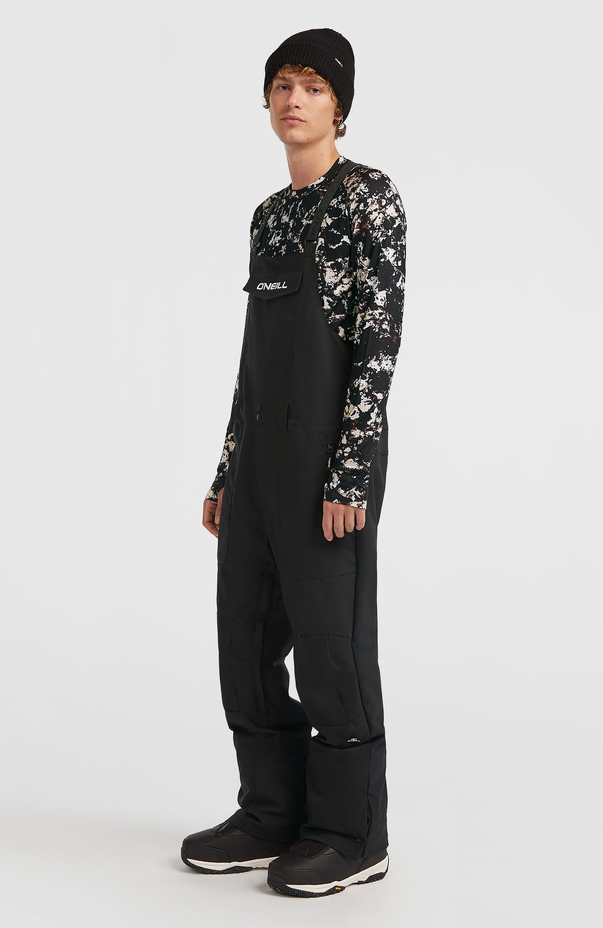 FWC'Peak Bib Skihose für Herren, schwarz, am Model, Halbprofil von vorne