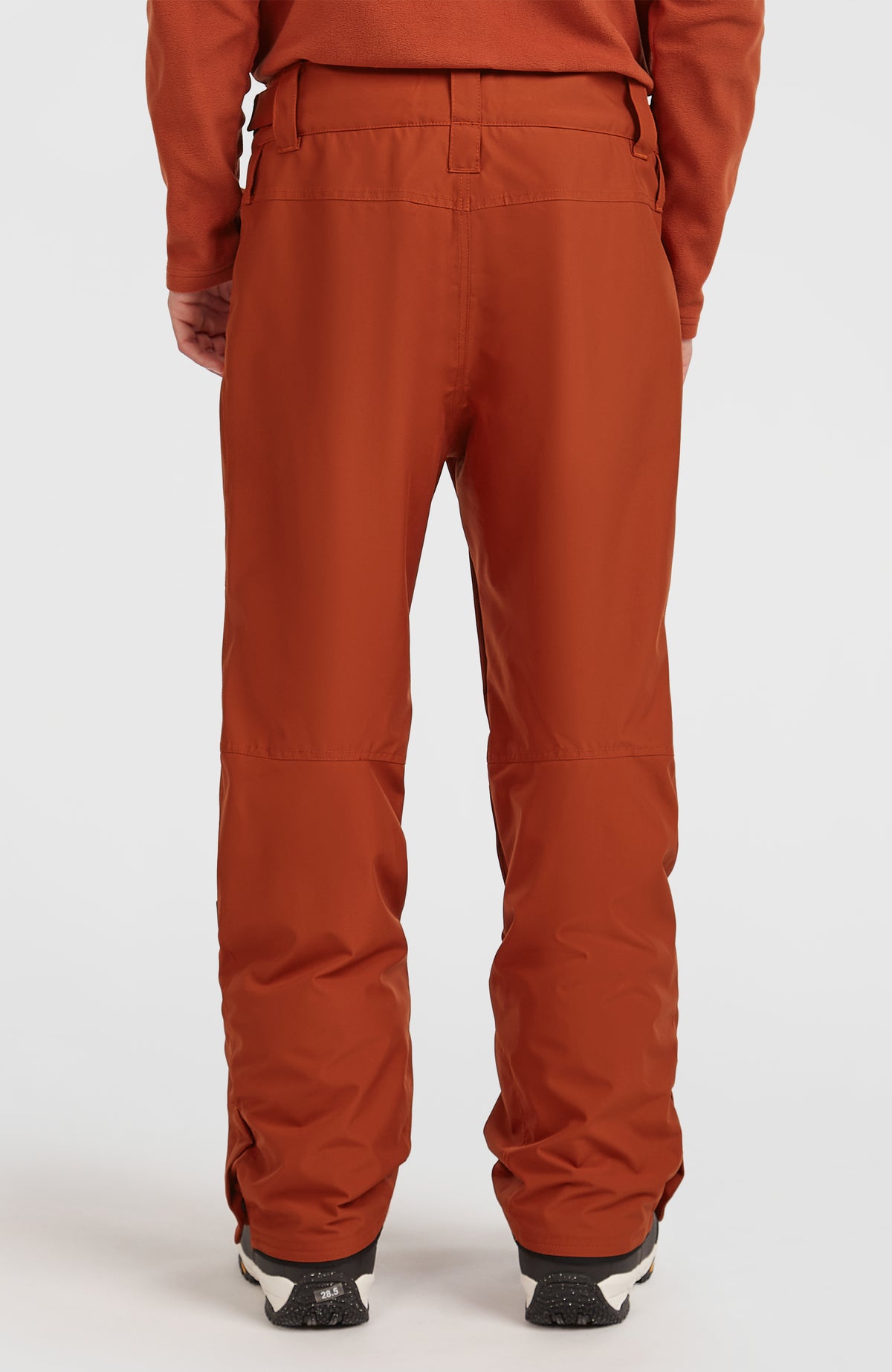 FWC'Cruz Skihose für Herren, orange, Rückansicht getragen am Model mit Gürtelschlaufen und verstellbarem Bund
