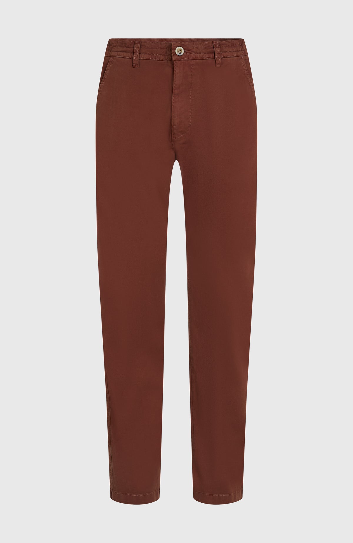Essentials Chino-Hose für Herren, braun, freigestellt von vorne, Bund mit Knopf und Gürtelschlaufen