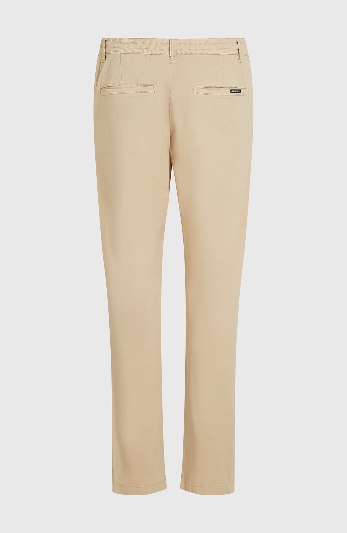 Essentials Chino-Hose für Herren, beige, freigestellt von hinten mit Paspeltaschen an der Rückseite