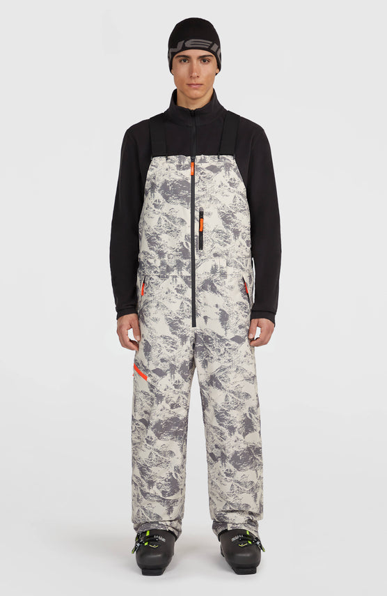 O'Neill FWC'Peak Bib Skihose für Herren, grau mit Bergmuster in Weiß, Vorderansicht am Model