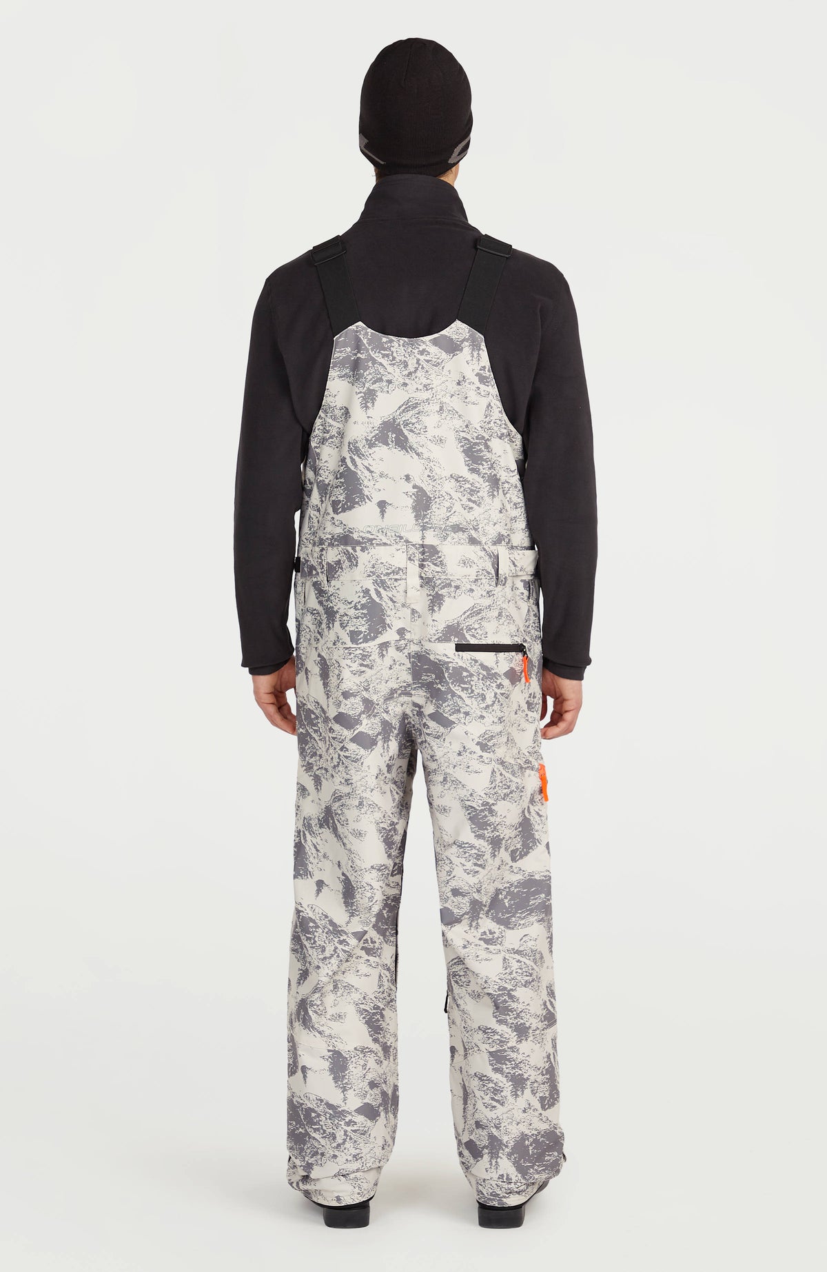 FWC'Peak Bib Skihose für Herren, grau mit Bergmuster in Weiß, Rückansicht am Model