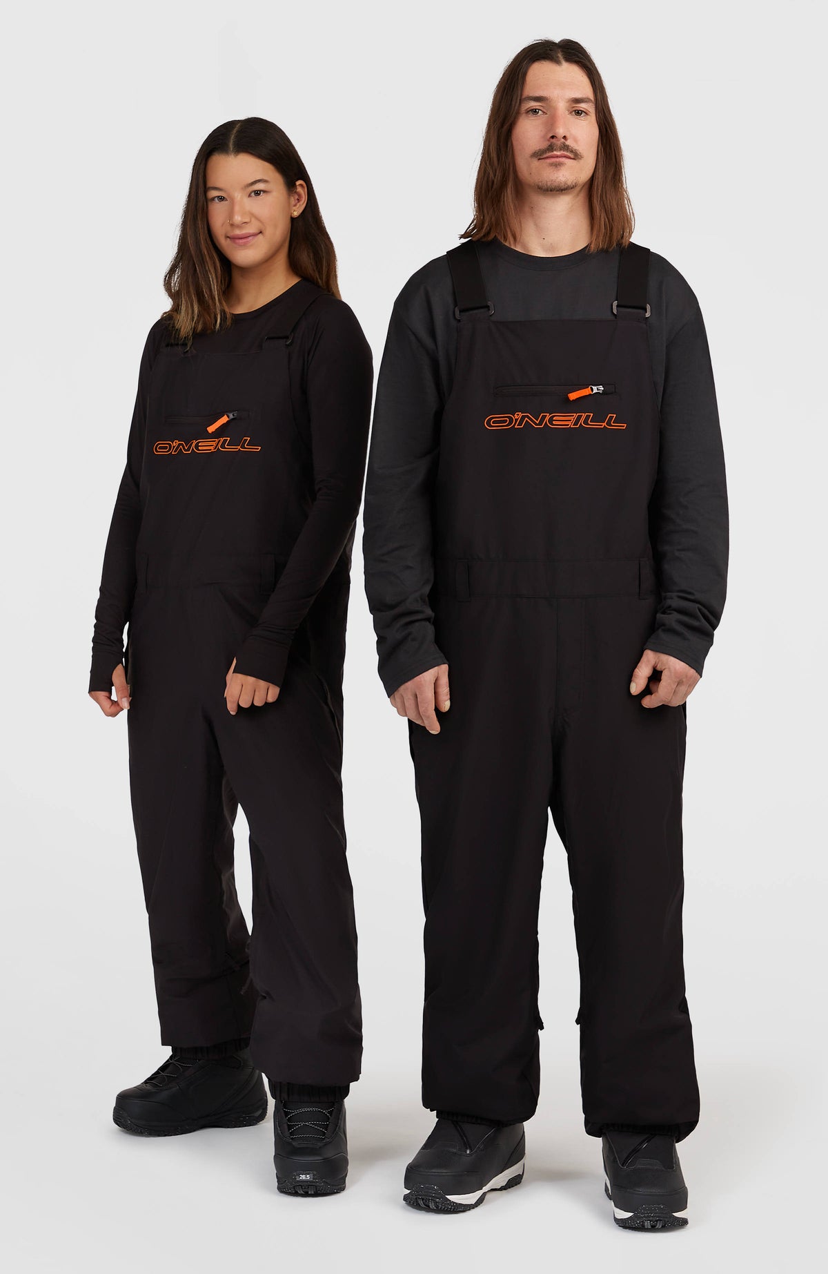 O'Neill FWC Crusher Skihose für Herren, schwarz, getragen am Model, Vorderansicht