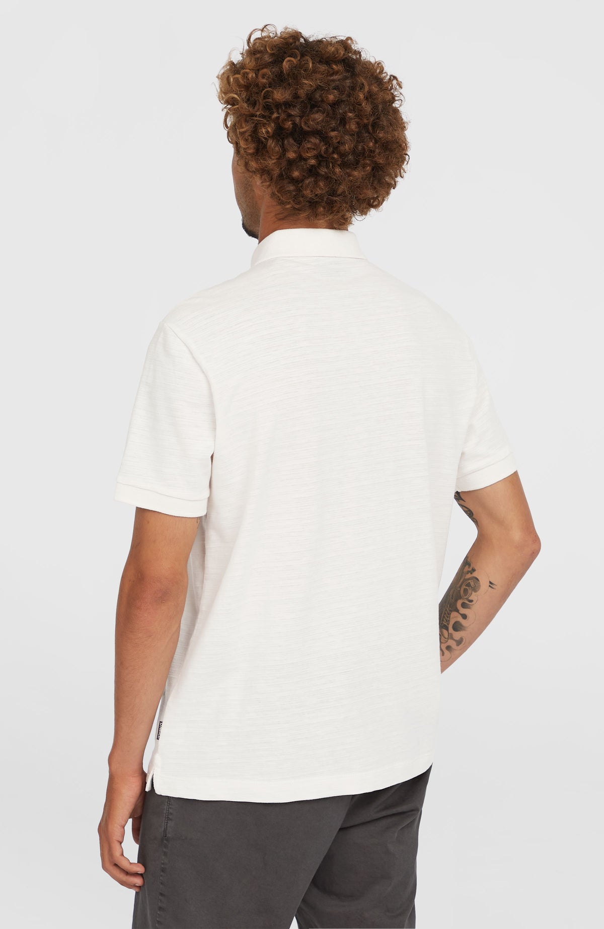 Slub Small Logo Poloshirt für Herren, weiß, Rückansicht am Model