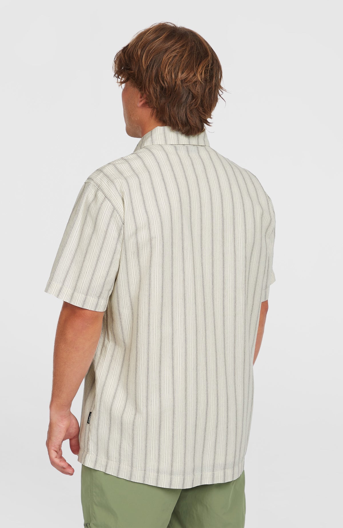 Jacquard Stripe Hemd für Herren, beige mit Streifenmuster in Schwarz, Rückansicht mit kleinem Logo-Label