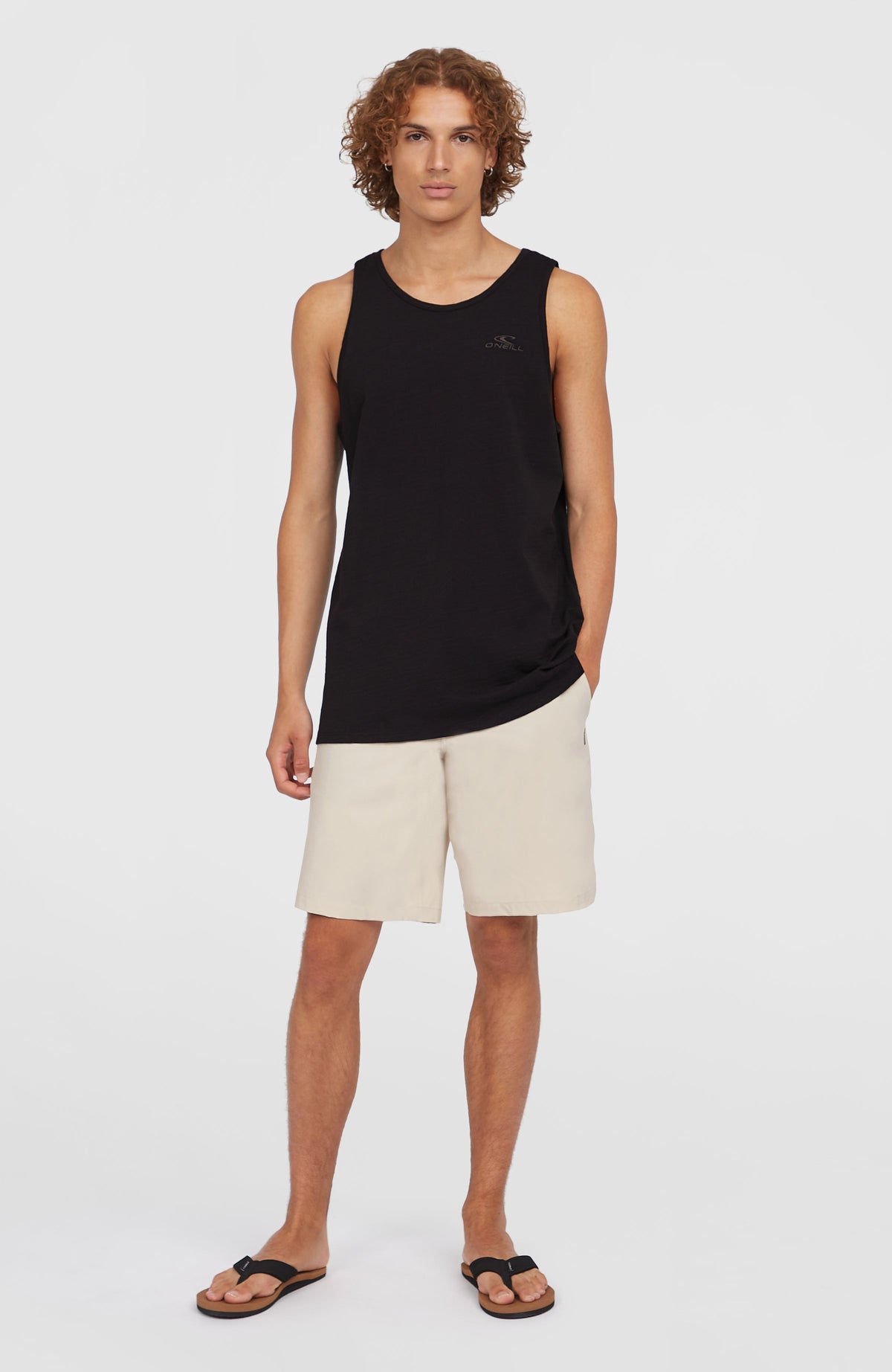 O'Neill Hybrid 19" Chino-Shorts für Herren, beige, Vorderansicht am Model