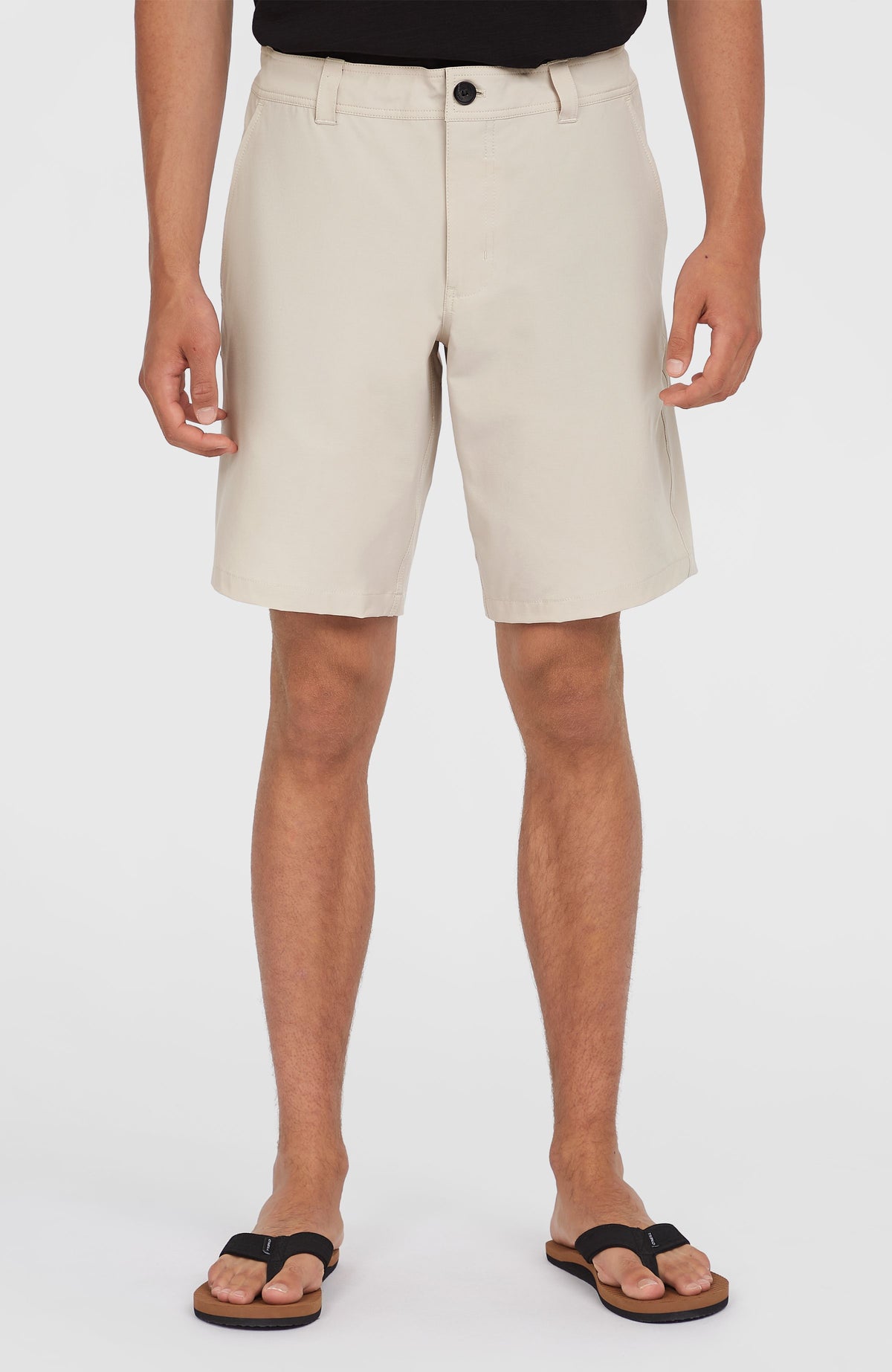 Hybrid 19" Chino-Shorts für Herren, beige, Vorderansicht mit Bund und Gürtelschlaufen