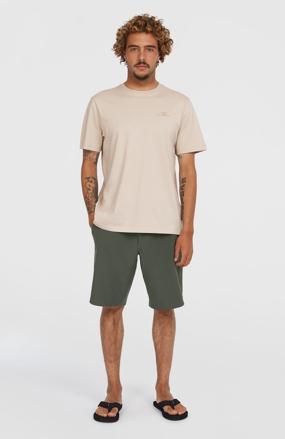 O'Neill Hybrid 19" Chino-Shorts für Herren, grau, Vorderansicht getragen am Model