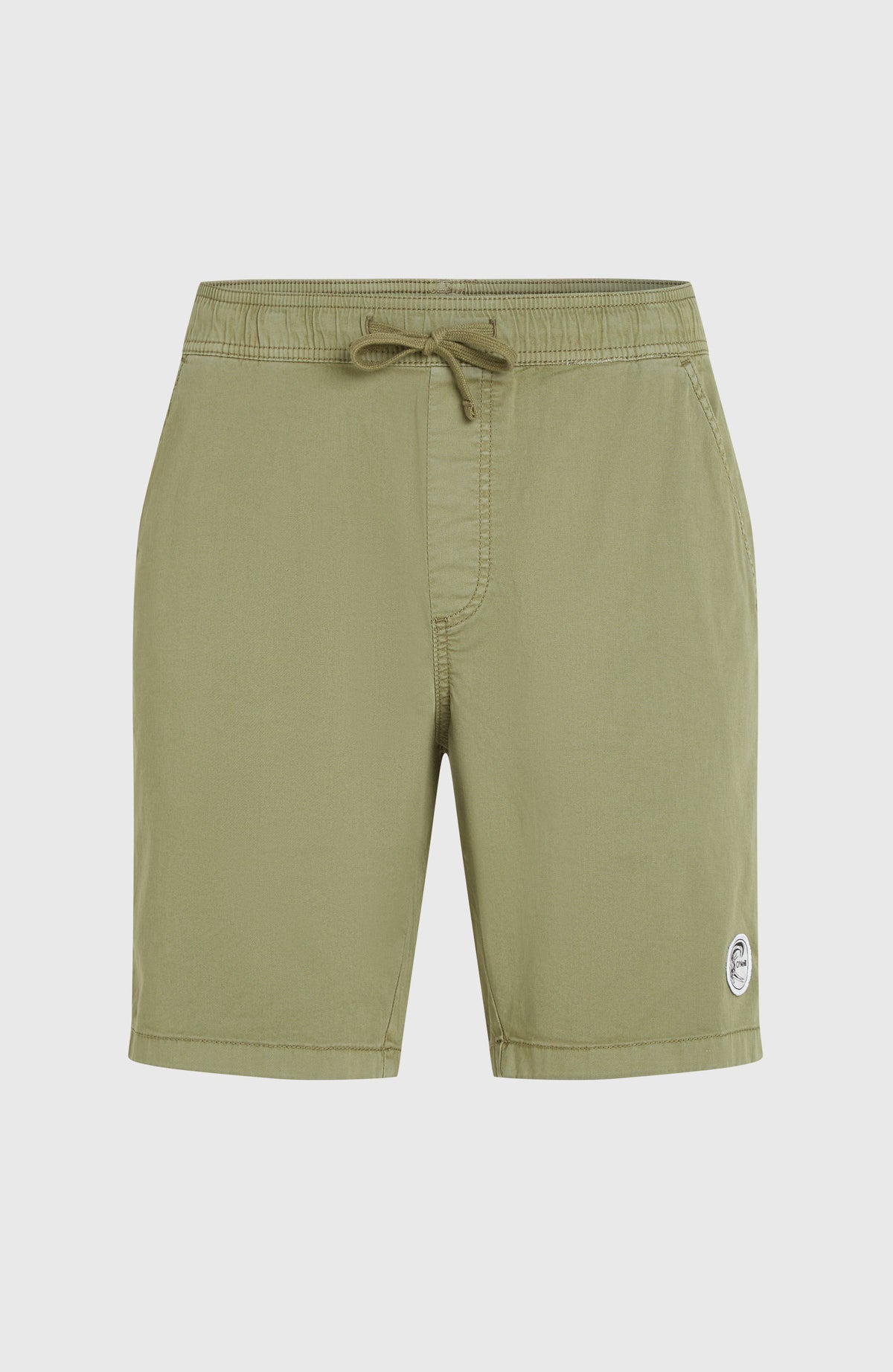O'Riginals Walk Shorts für Herren, grün, flach liegend von vorne mit Kordelzug und Logo-Badge