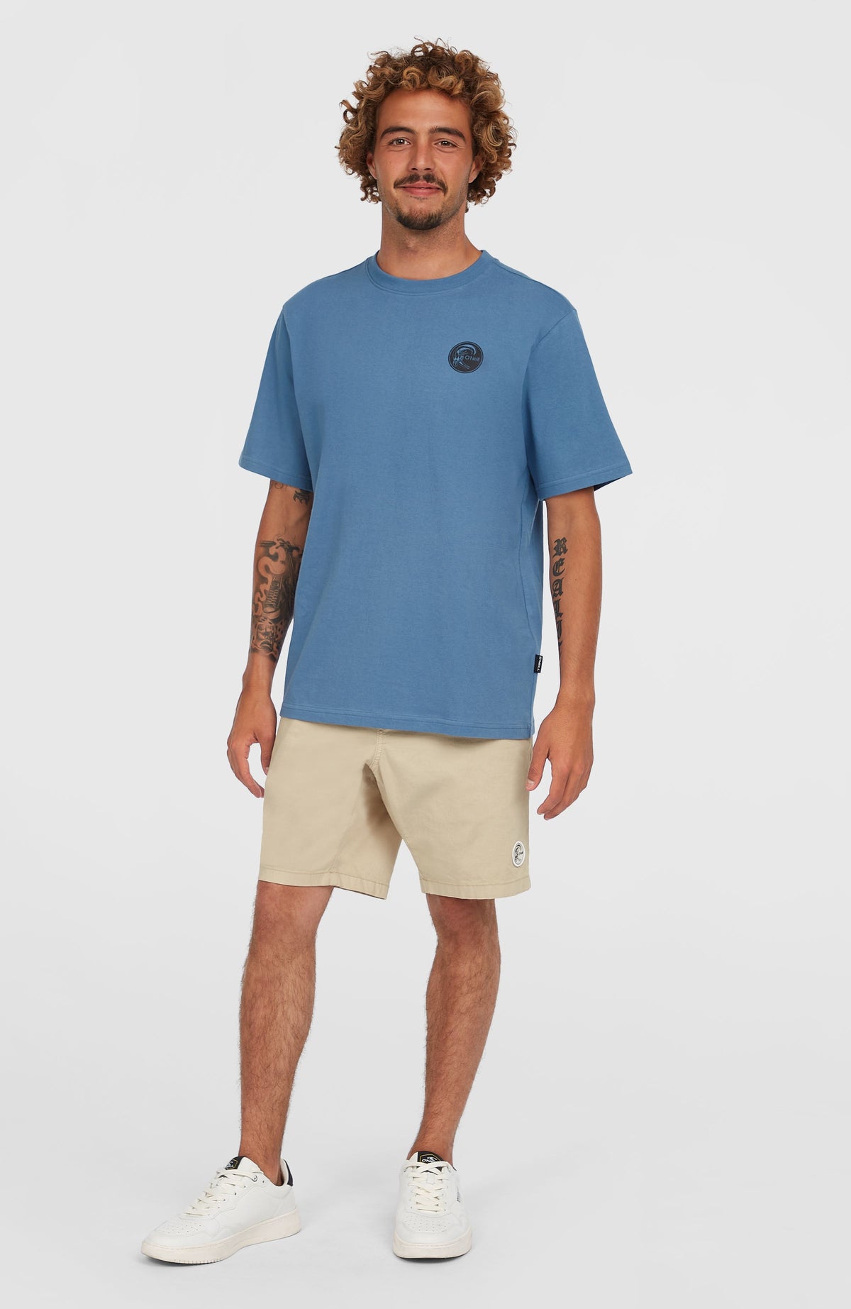 O'Neill O'Riginals Walk Shorts für Herren, beige, Vorderansicht am Model