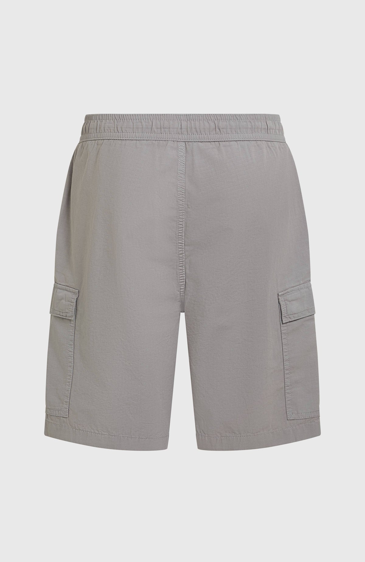 Graue Essentials Ripstop Cargo-Shorts für Herren, freigestellt von hinten mit elastischem Bund und Mittelnaht