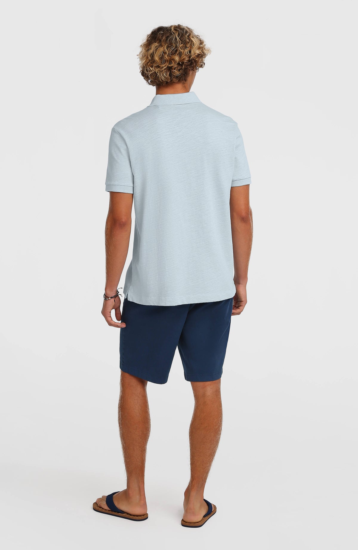 Essentials Chino-Shorts für Herren, blau, Rückansicht am Model