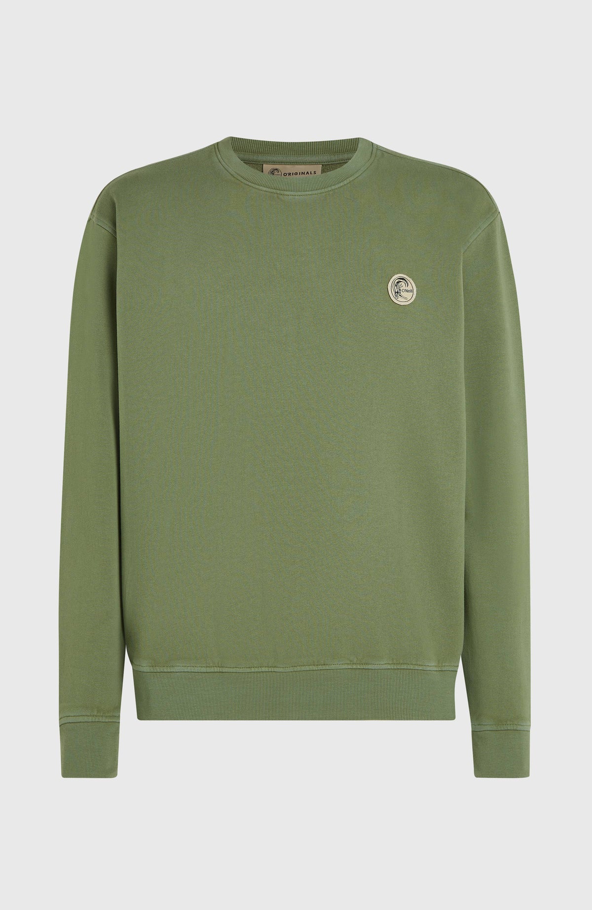 O'Riginals Crew Sweatshirt für Herren, grün, freigestellt von vorne mit Rundhalsausschnitt und Logo-Patch