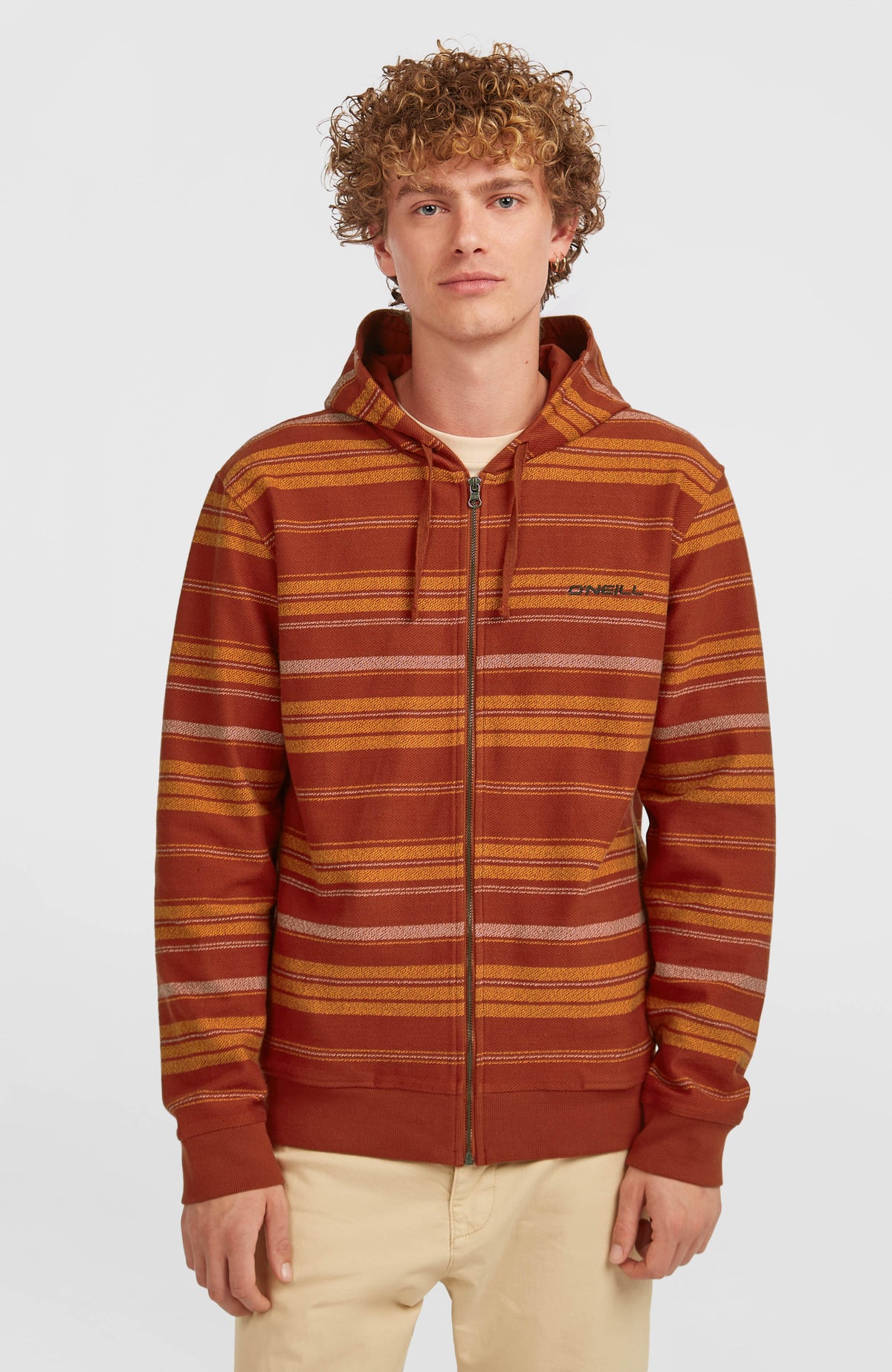 O'NEILL BAVARO FZ HOODIE für Herren, braun mit Streifenmuster in Gelb und Weiß, Vorderansicht am Model