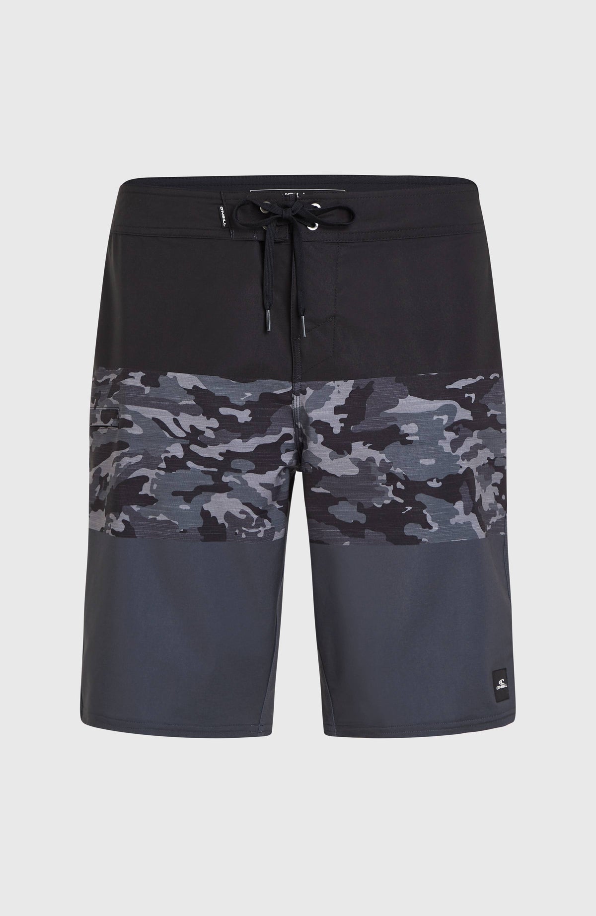 Hyperfreak Heat Block 21'' Boardshorts für Herren, schwarz mit Camouflage-Muster in Grau, freigestellt von vorne