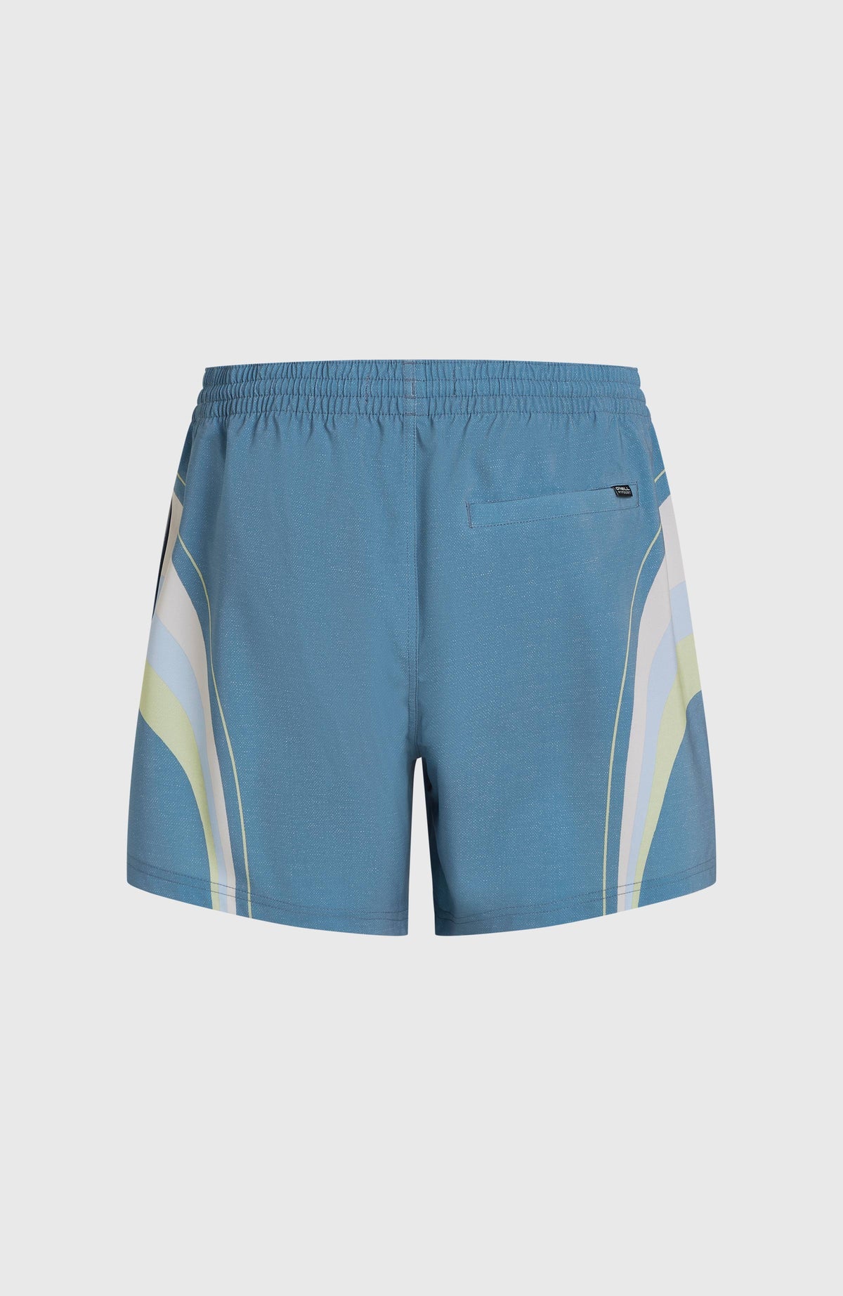 O'Riginals Longboard 15'' Badehose, blau mit Streifenmuster in Weiß und Grün, freigestellt von hinten mit Gesäßtasche