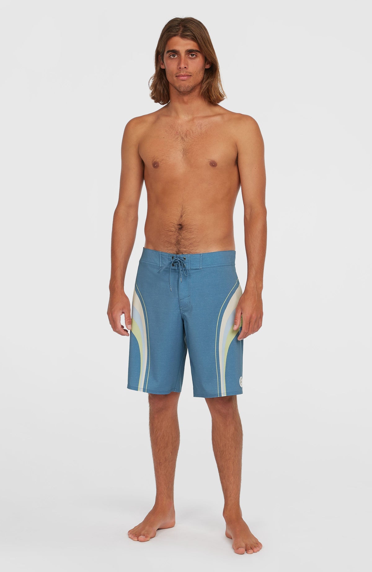 O'Riginals Longboard 19'' Boardshorts für Herren, blau mit Streifenmuster in Weiß und Grün, Ganzkörperansicht von vorne
