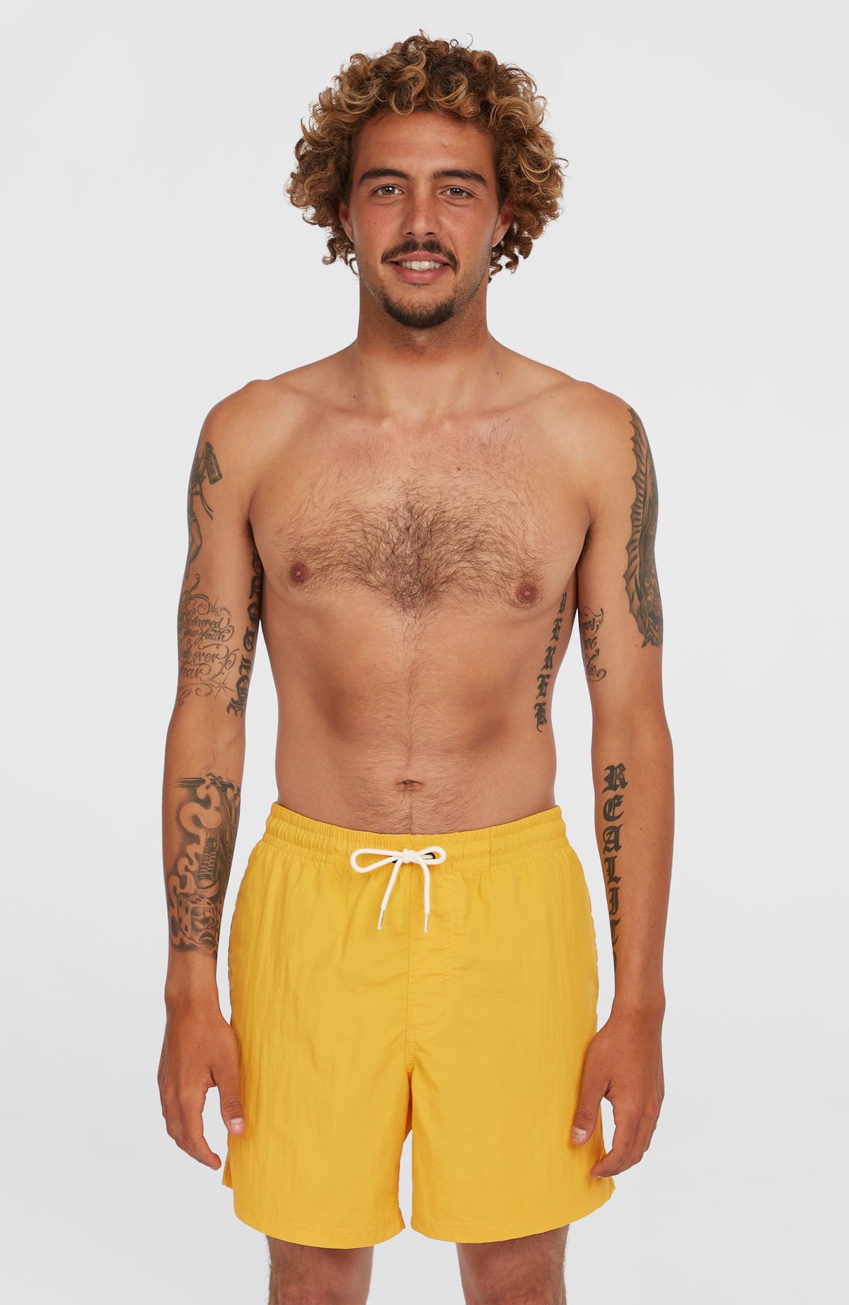 O'Neill Vert 16'' Badehose für Herren, gelb, Vorderansicht, getragen am Model