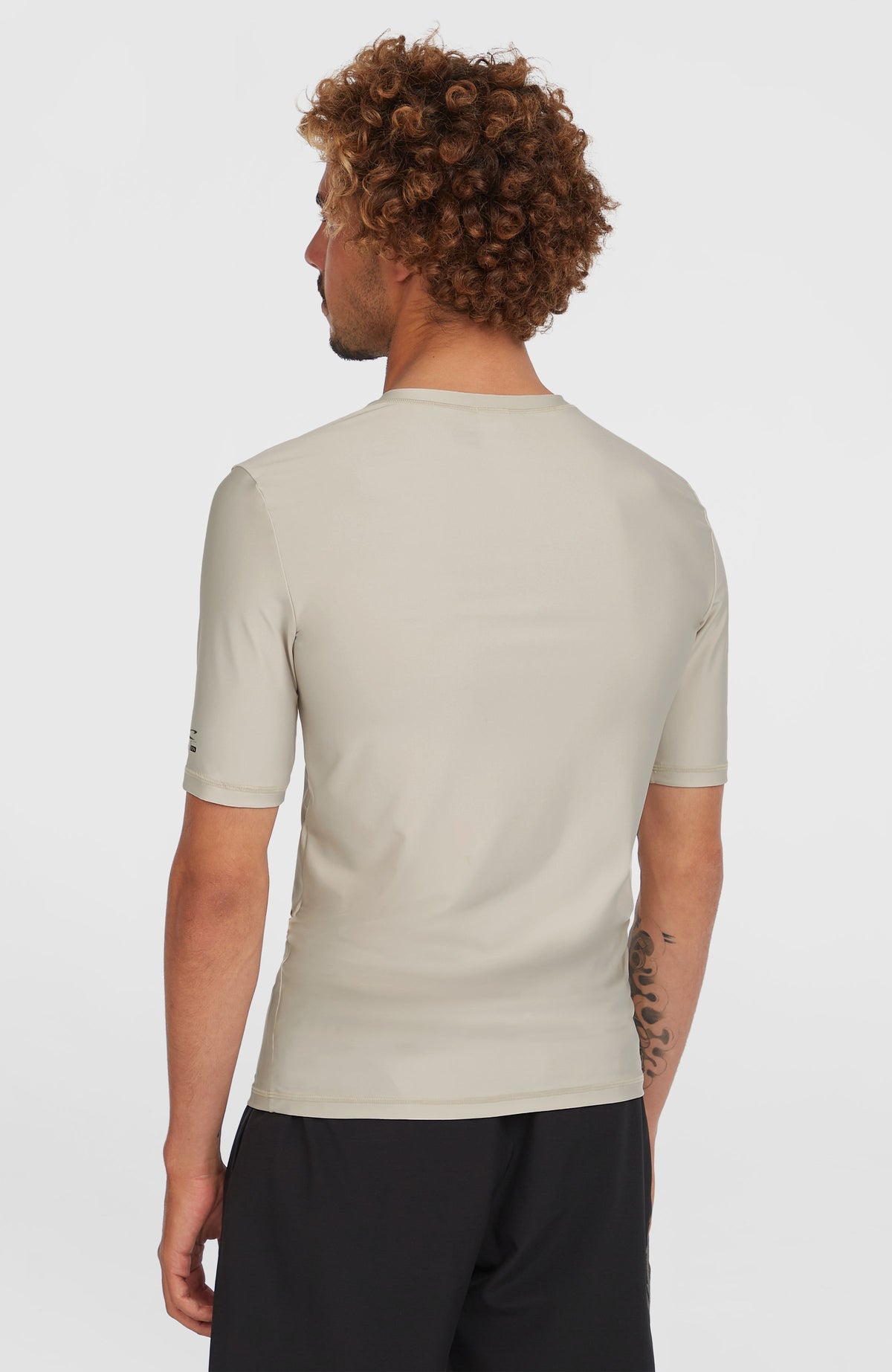 O'Riginals Shortsleeve-Schwimmshirt für Herren, beige, Rückansicht am Model mit Rundhalsausschnitt