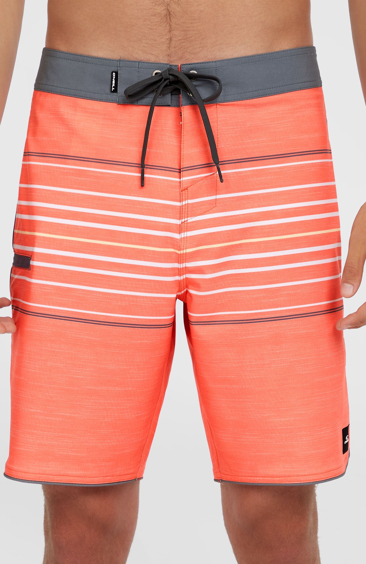 Hyperfreak Heat Boardshorts für Herren, orange mit Streifenmuster in Weiß, Nahaufnahme von Bund und Kordelzug