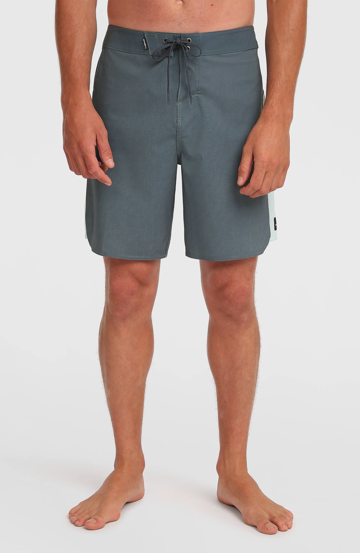 O'Neill Hyperfreak Tech Panel 18'' Boardshorts für Herren, blau, Vorderansicht am Model