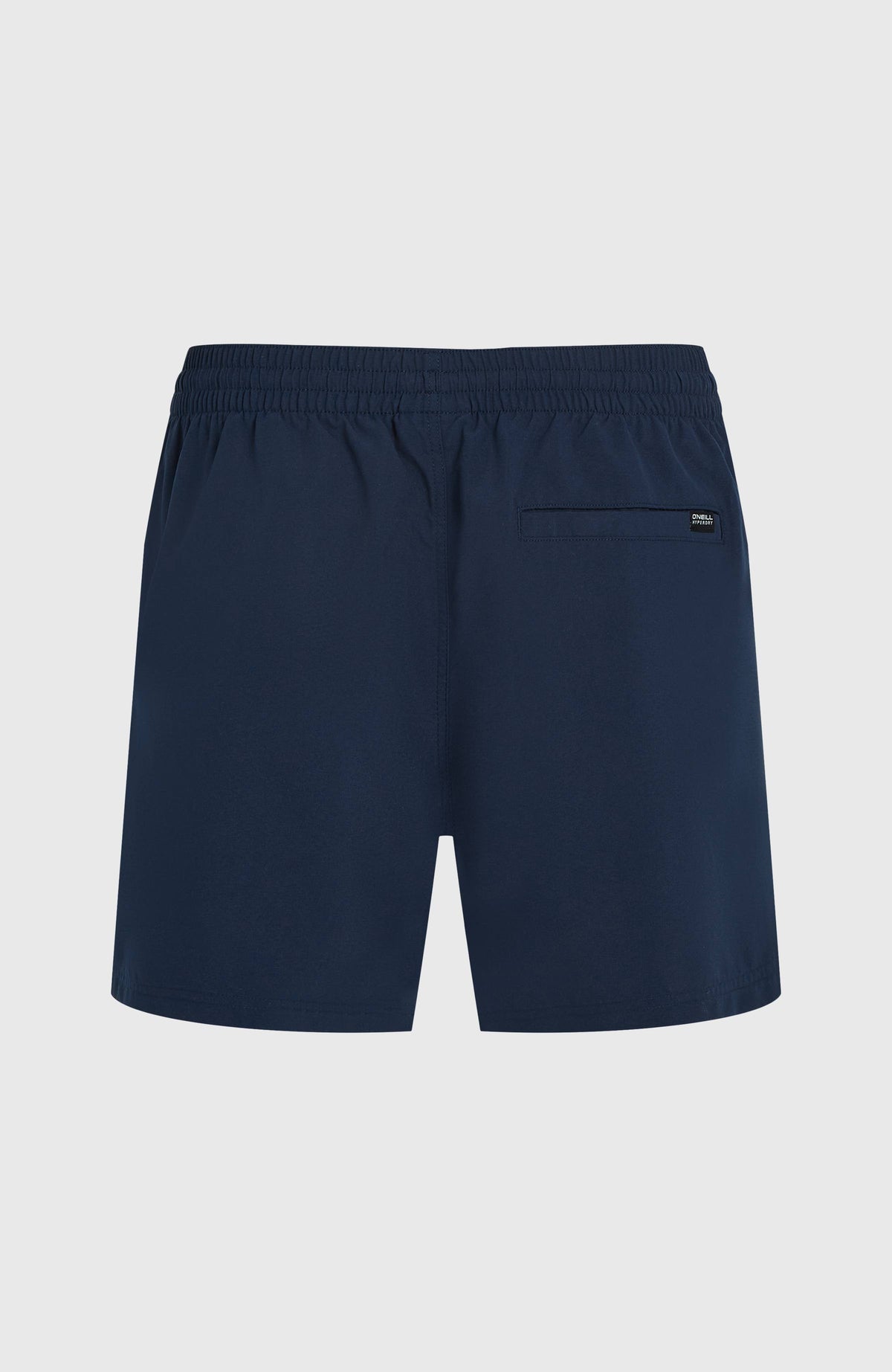 Block 15'' Badehose für Herren, blau mit Grafikmuster in Hellblau, freigestellt von hinten, eingelassene Gesäßtasche