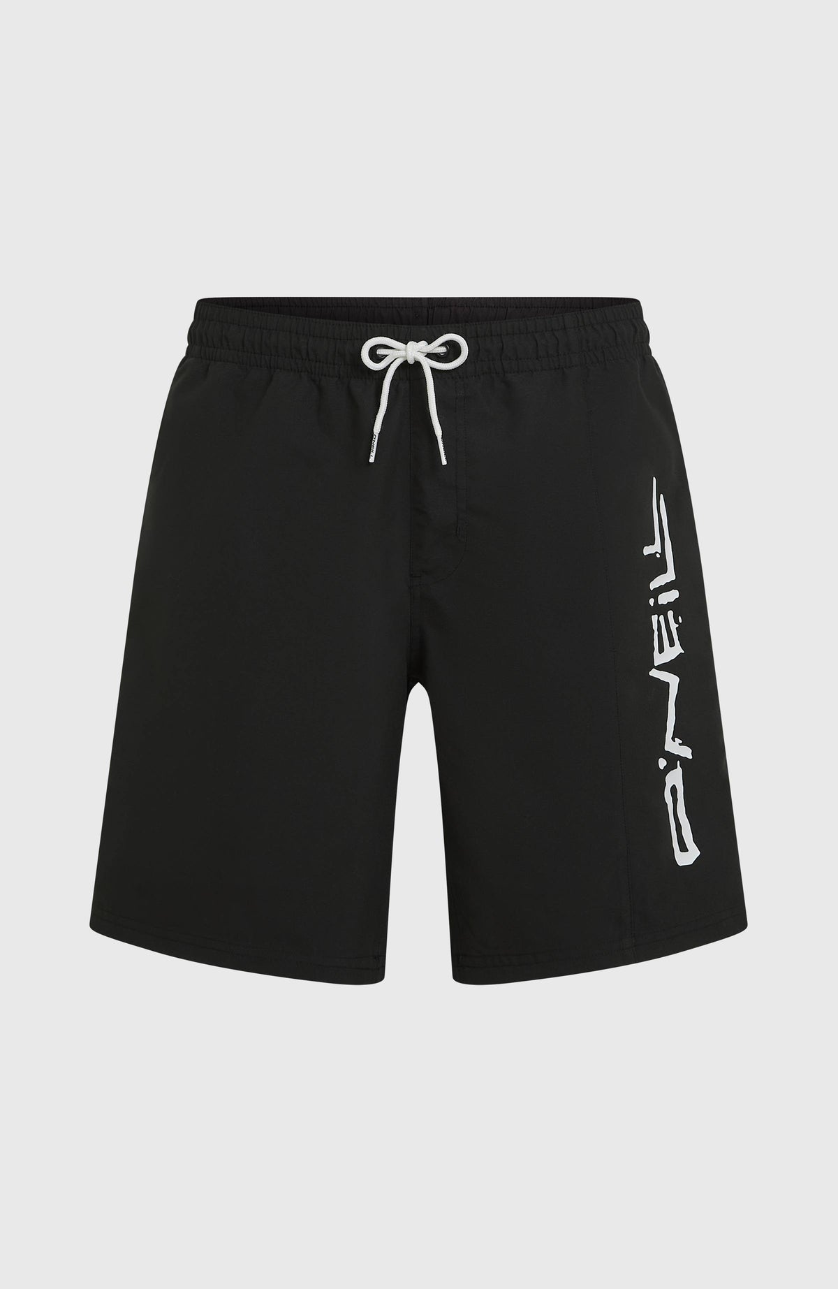 Retro 19'' Badehose für Herren, schwarz mit Logo-Print in Weiß, flach liegend von vorne mit Kordelzug am Bund