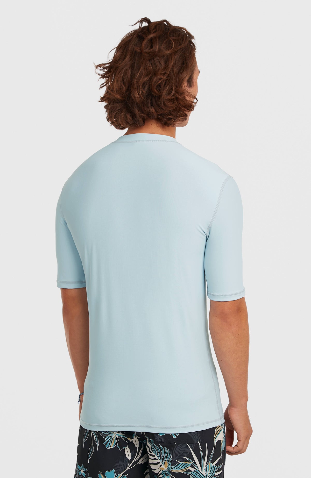 Shortsleeve-UV-Shirt für Herren, blau, Rückansicht, getragen am Model mit kurzen Ärmeln und Ziernähten